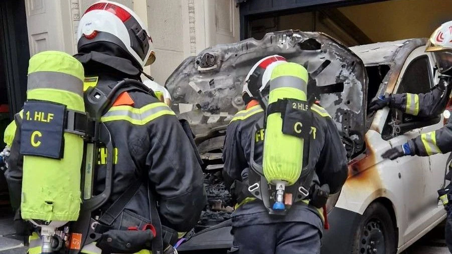 Am Dienstagmorgen musste die Feuerwehr in Wien zu einem Pkw-Brand in einer Garage in der Wiener City ausrücken.