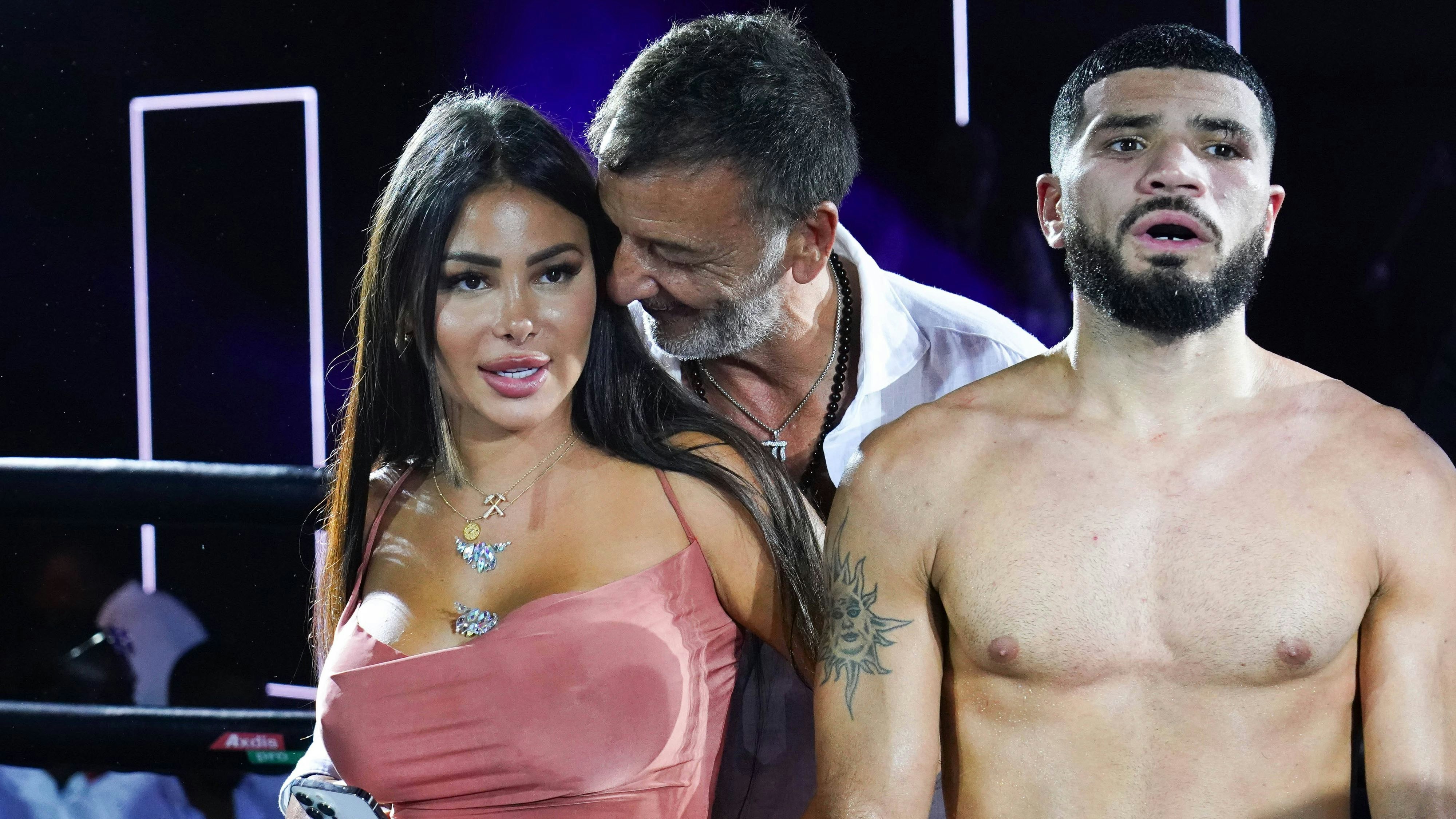 Maeva Ghennam et Marco Mouly en compagnie du boxeur Yuri Mamedov France BOXE : Prestige Fight - Cannes - 15/08/2022 NorbertScanella/Panoramic PUBLICATIONxNOTxINxFRAxITAxBEL 