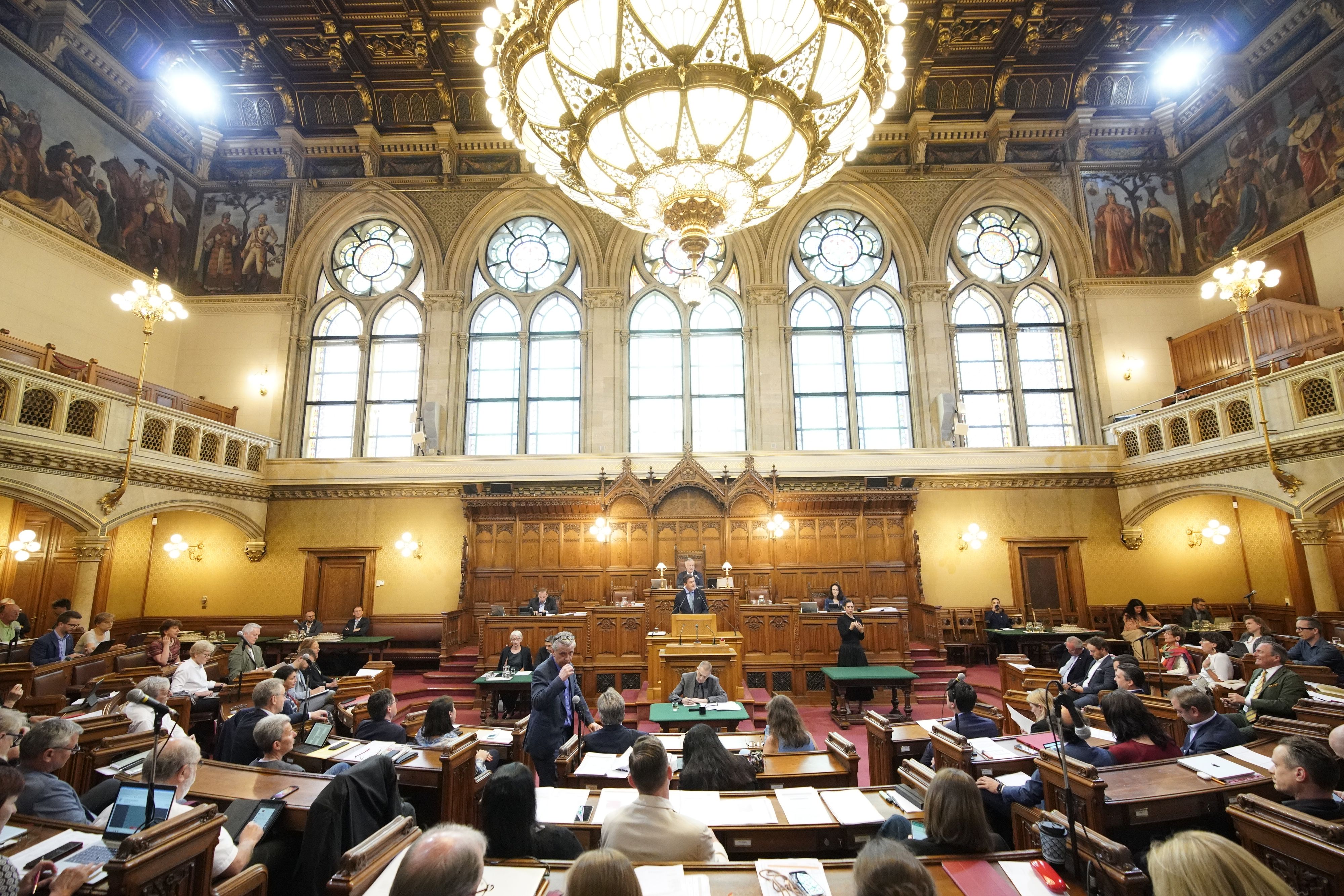 Volles Haus bei der Gemeinderatssitzung am 27. Juni 2023 in Wien. 