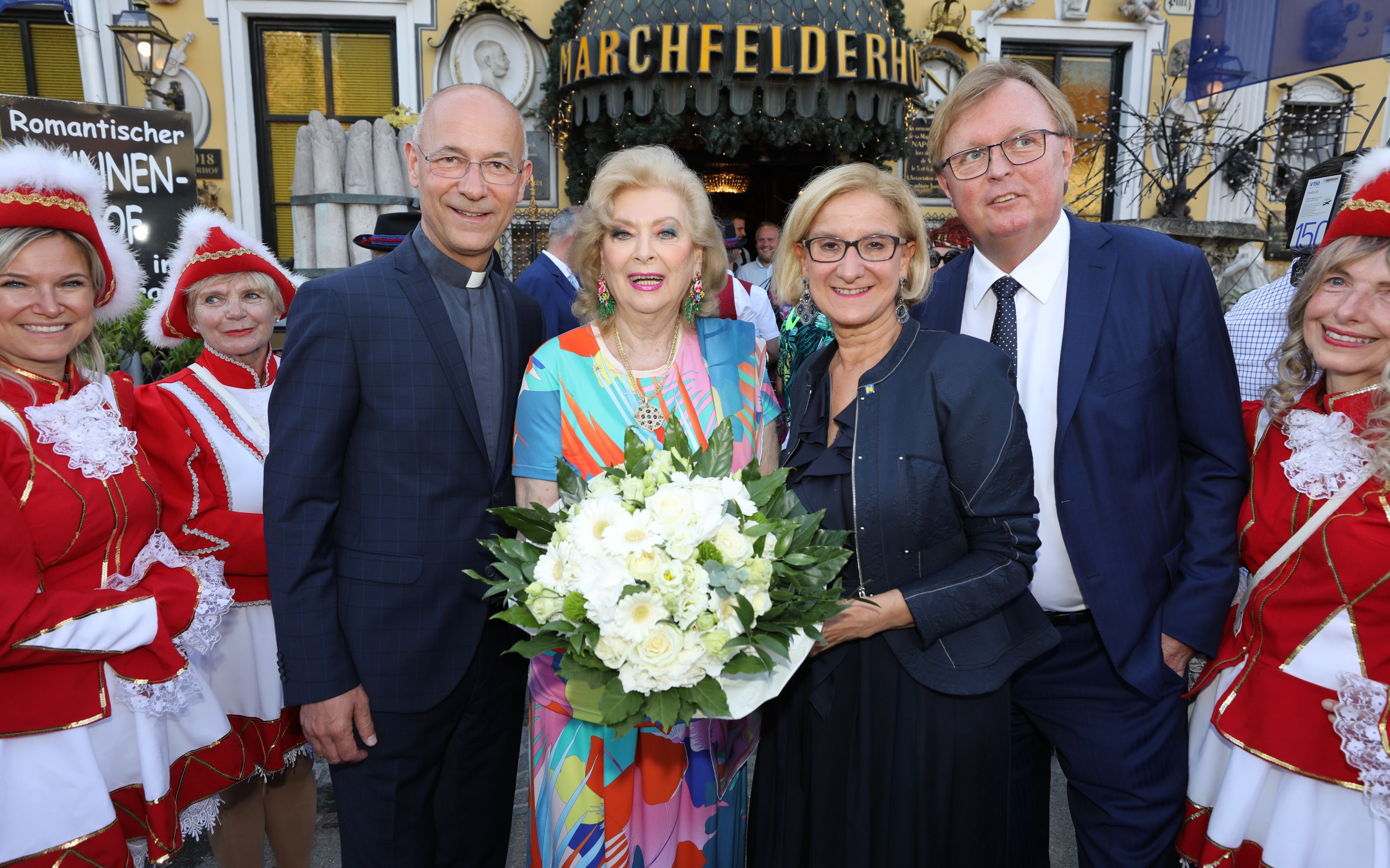 Birgit Sarata feiert Geburtstag - © Conny de Beauclair - am 26.06.2023 im Marchfelderhof
