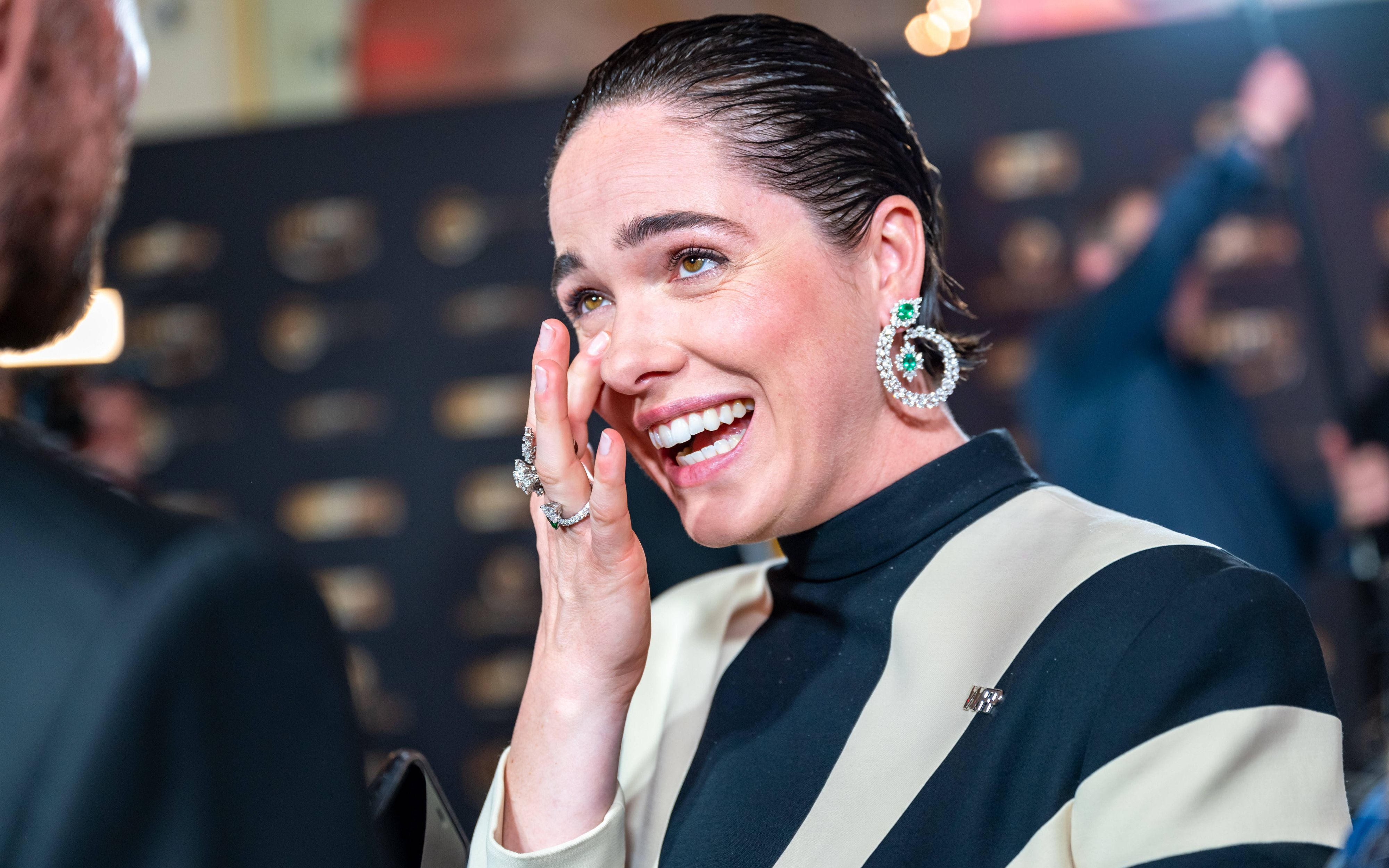 Bei diesem Gehaltscheck kommen Verena Altenberger wohl glatt die Tränen.