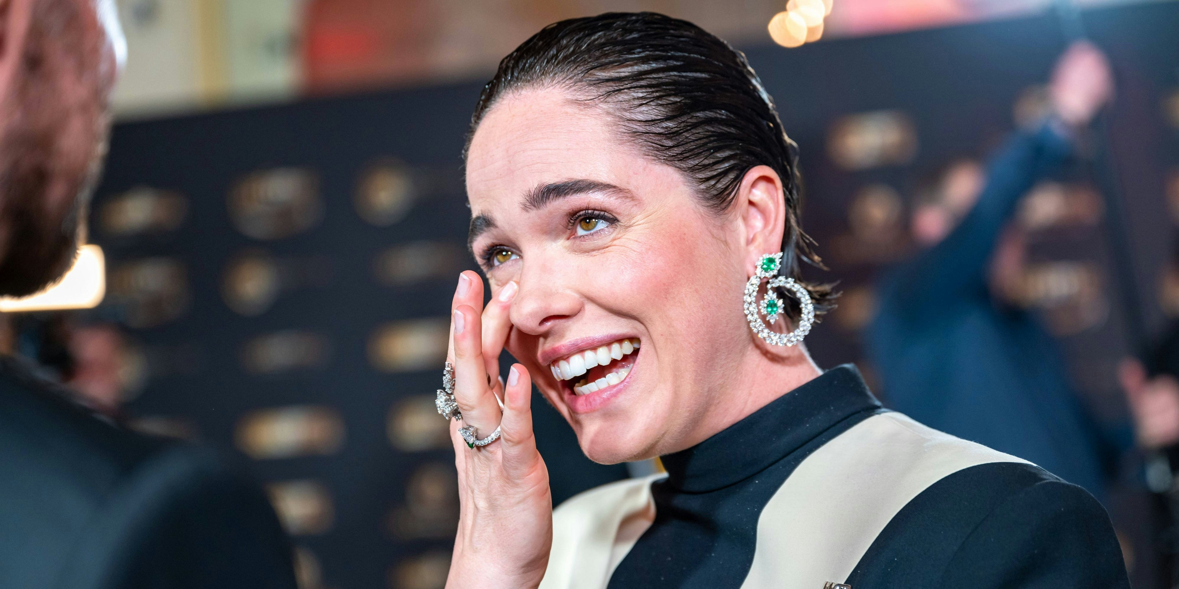 Mit diesem Job wurde Verena Altenberger nicht reich.