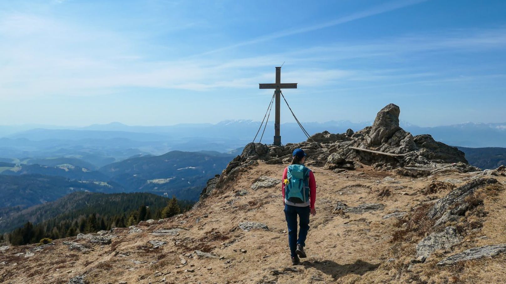 Auch Österreichs Alpenverein ist gegen das Aufstellen neuer Gipfelkreuze.