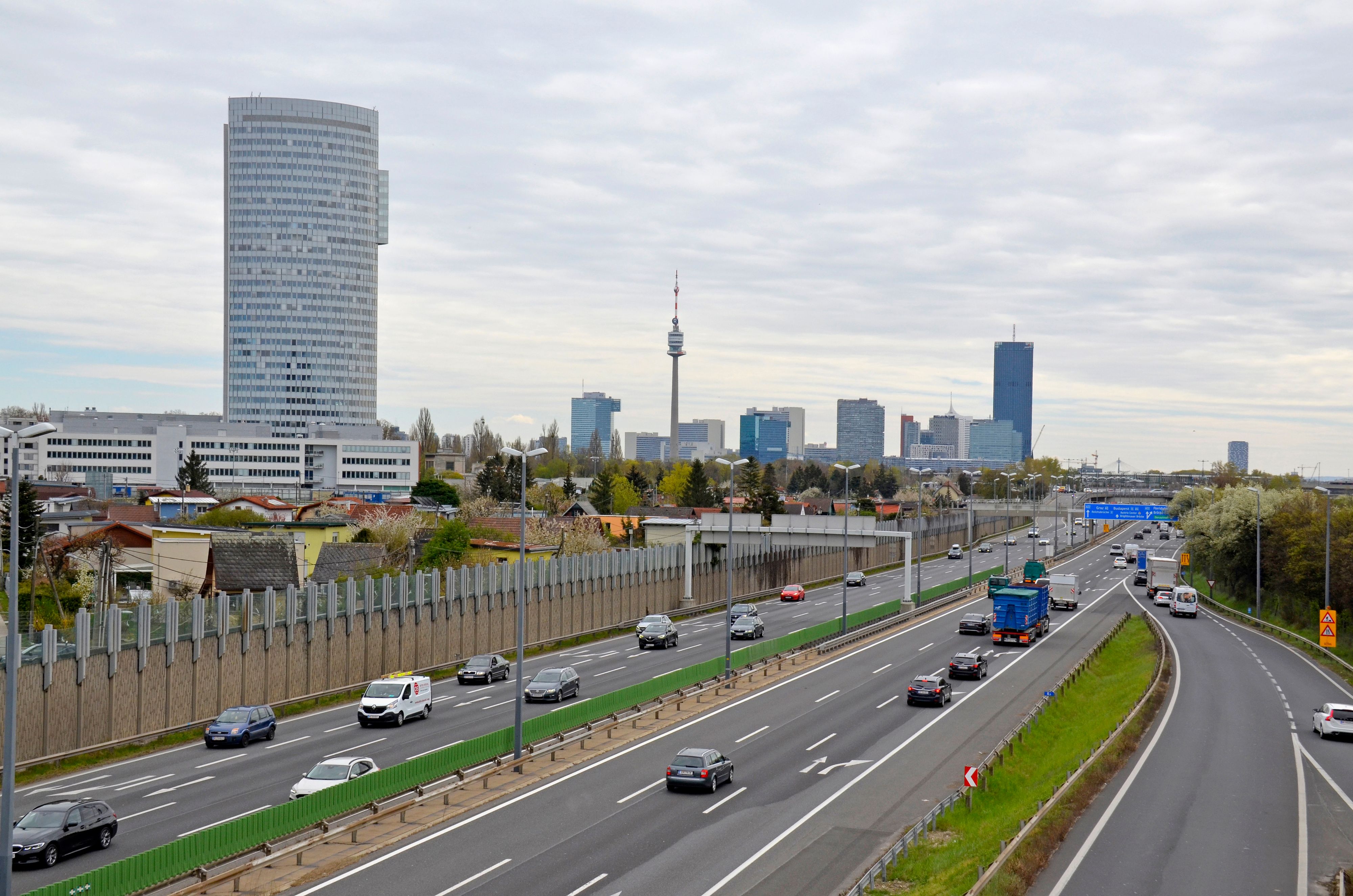 Eine der Hauptpendler-Routen: Die A22 in Wien (Archivfoto)