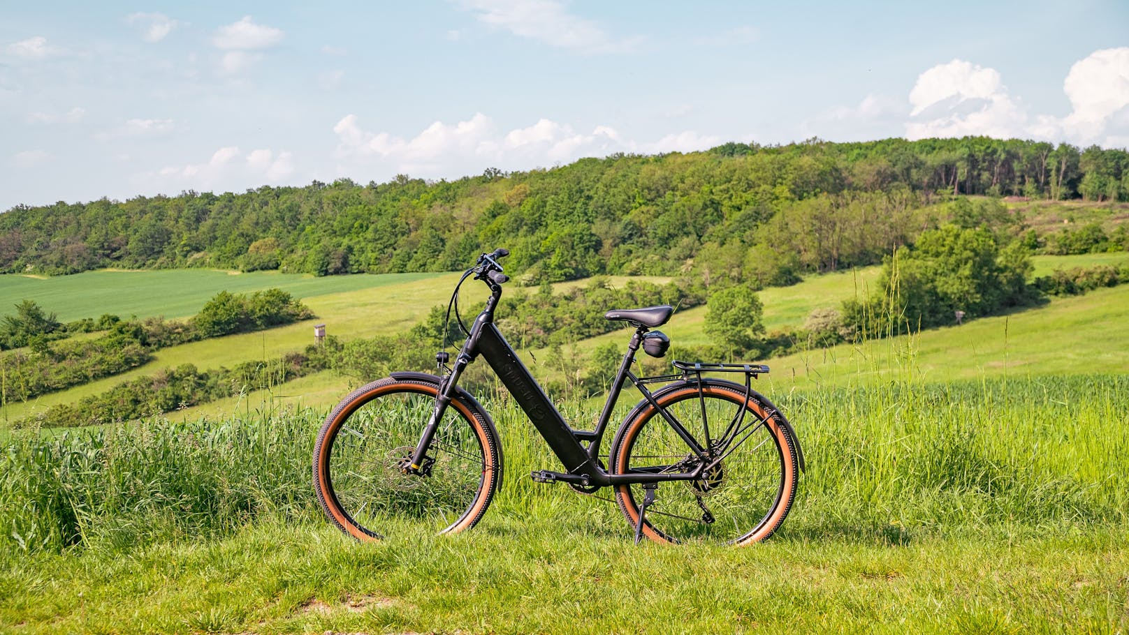 ... sowie einer Fahrradtechnikerin" in den hauseigenen Werkstätten am Produktionsstandort in Wolkersdorf.