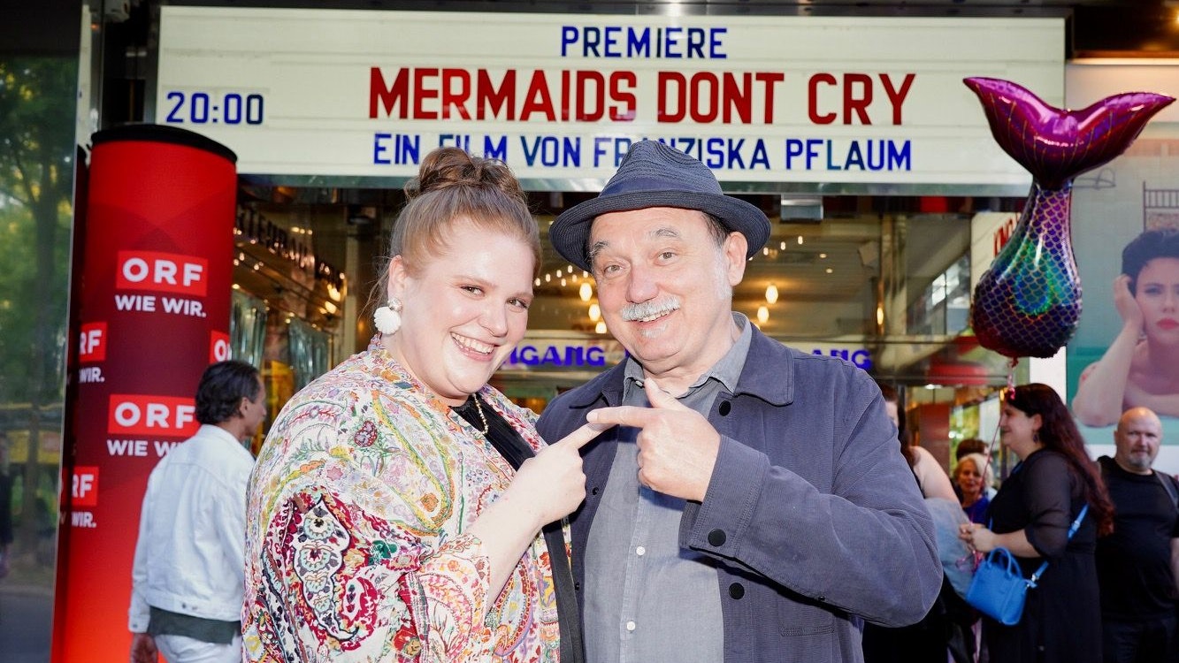 Stefanie Reinsperger mit ihrem Kollegen Karl Fischer.