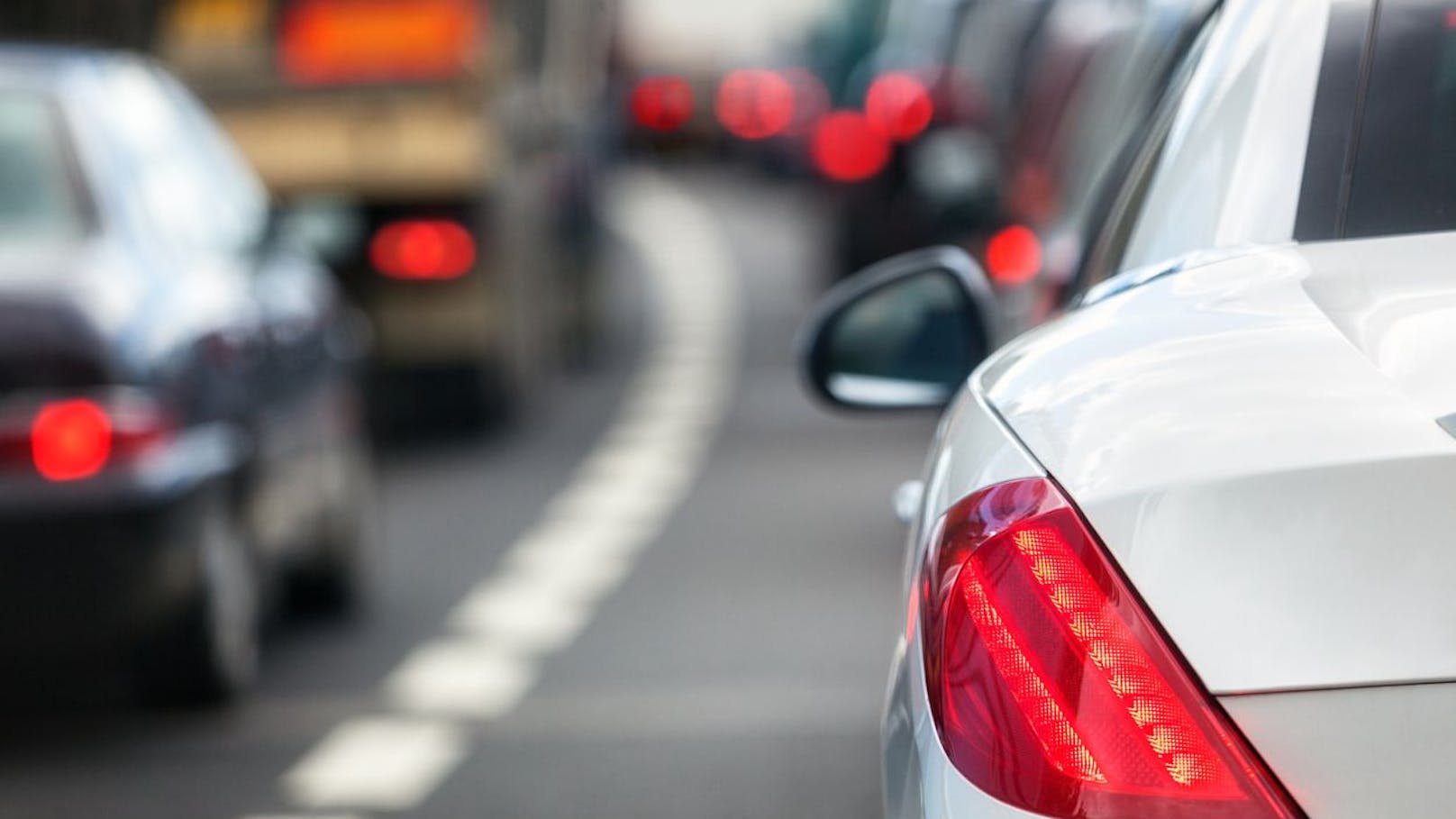 Junge Pendler setzen immer stärker aufs eigene Auto