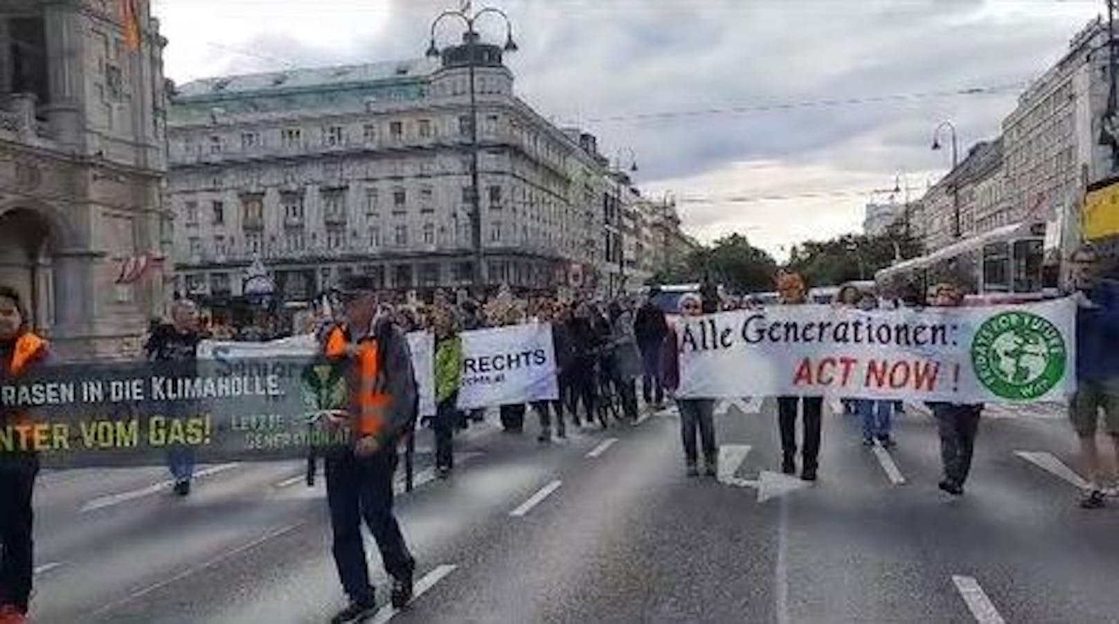 Nach der Protest-Welle im Mai konnte Wien einige Wochen lang aufatmen. Doch nun geht die Klima-Kleberei in die nächste Runde.