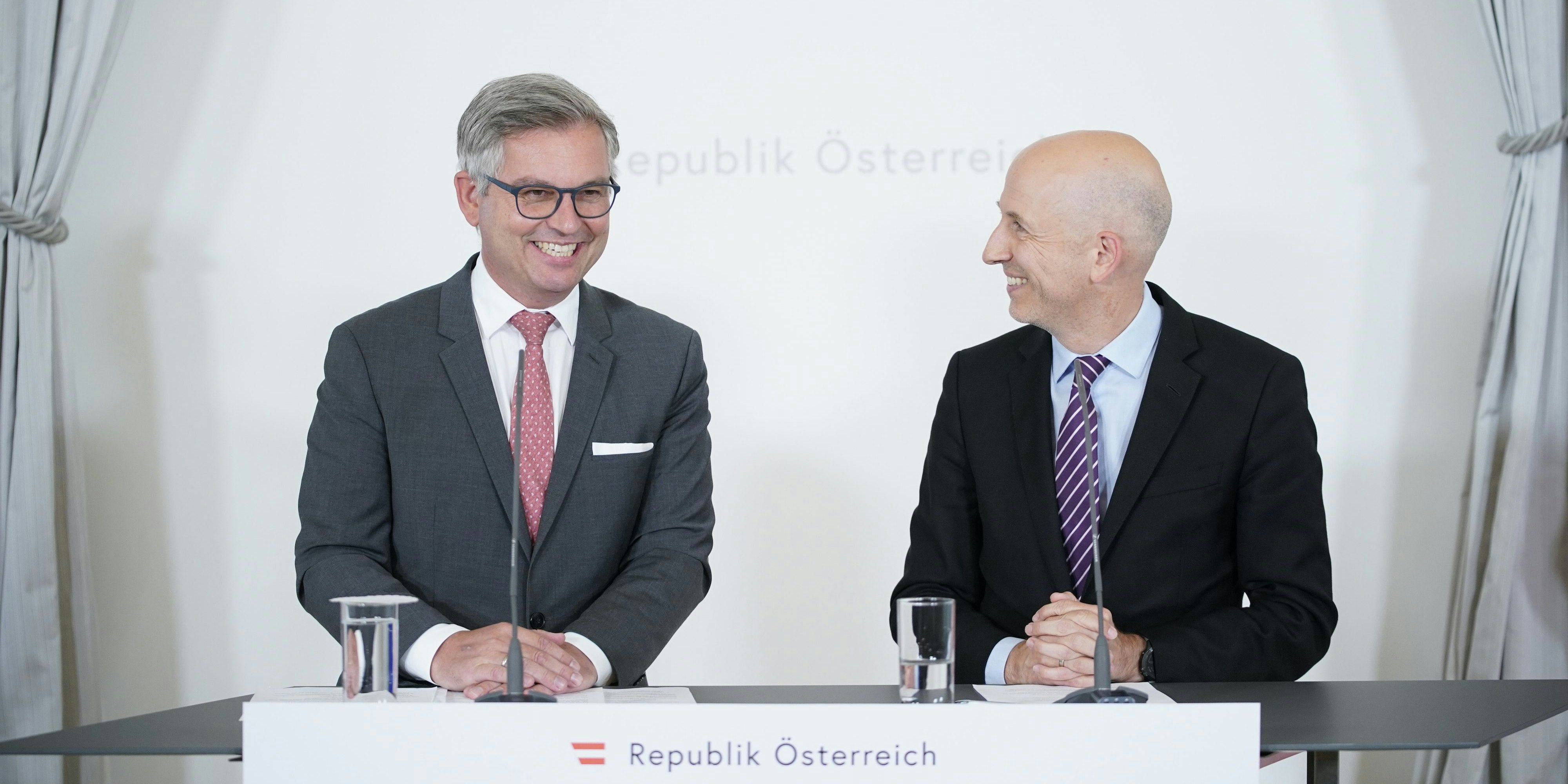 Magnus Brunner und Martin Kocher durften das Besprochene im Ministerrat präsentieren. 