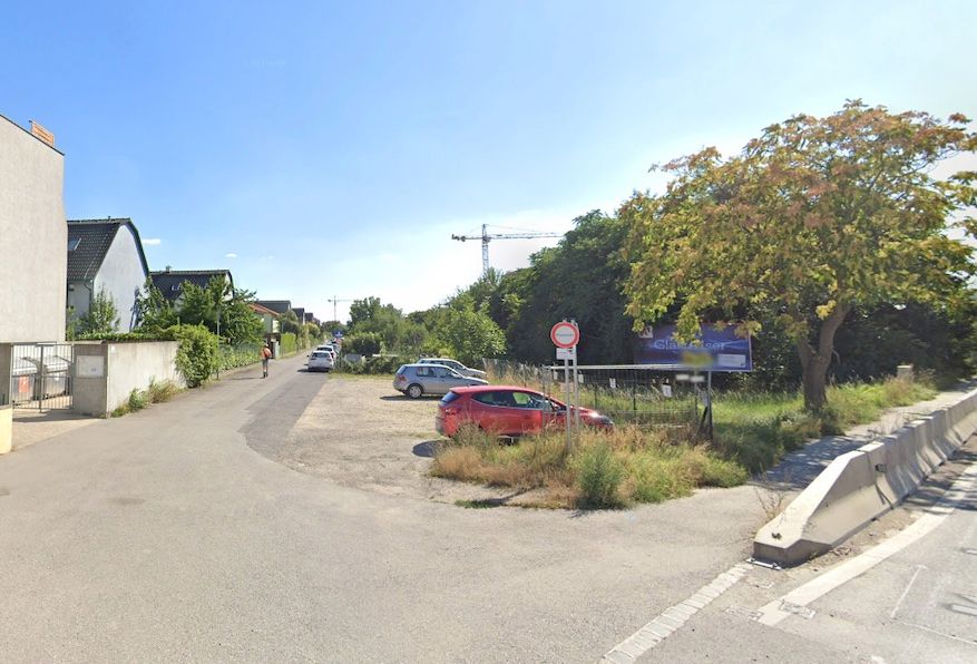 Auf diesem Parkplatz in der Wiener Donaustadt hat Josef kurz gewendet. Das wird jetzt teuer für ihn.