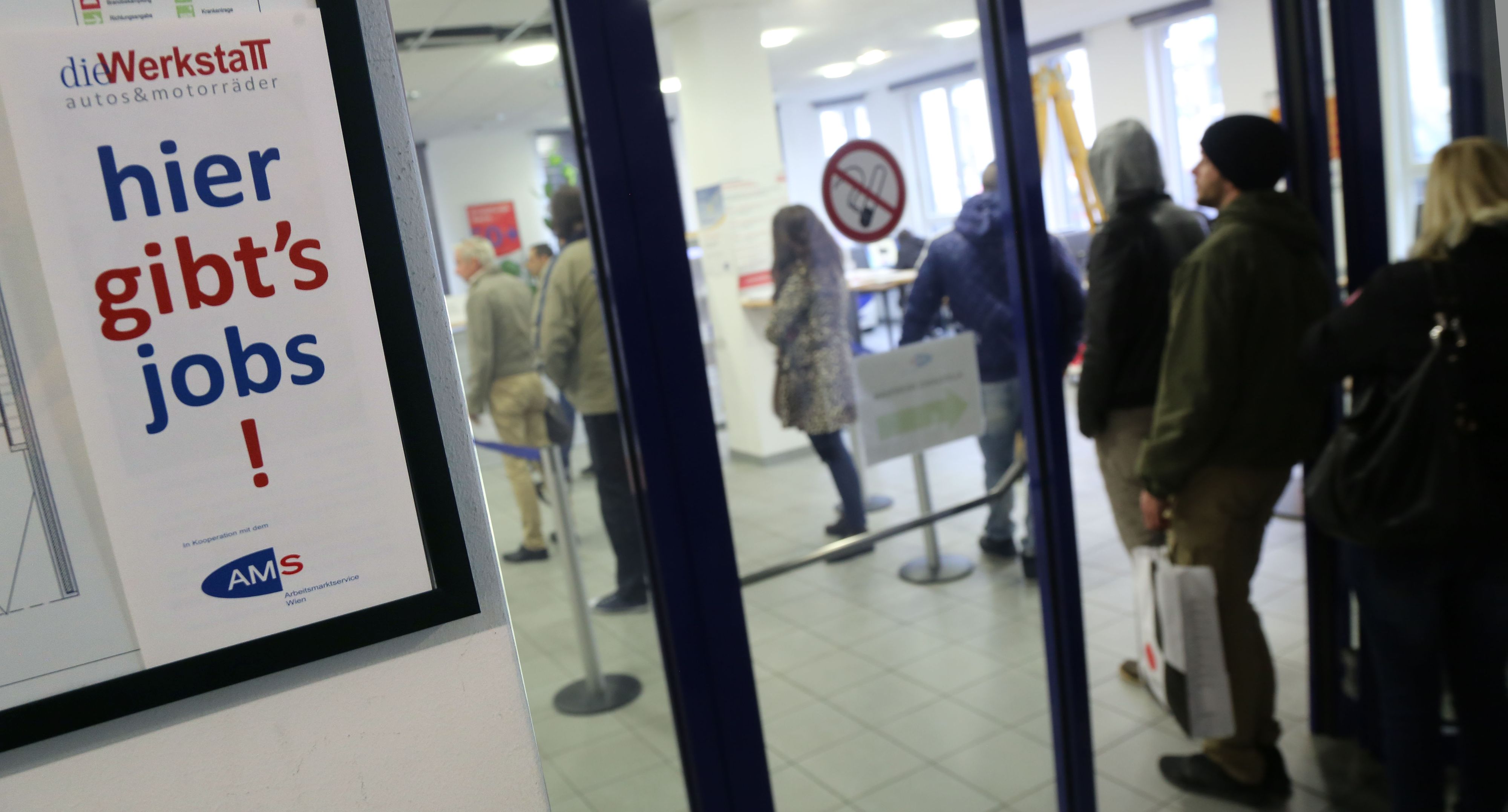 Rund 45 Prozent der Arbeitslosen haben keinen über die Pflichtschule hinausgehenden Ausbildungsabschluss.