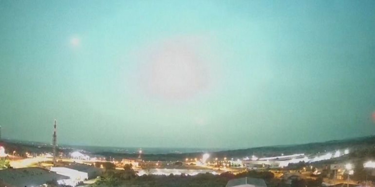 Science Wiener beobachteten grüne Explosion am Himmel Heute.at