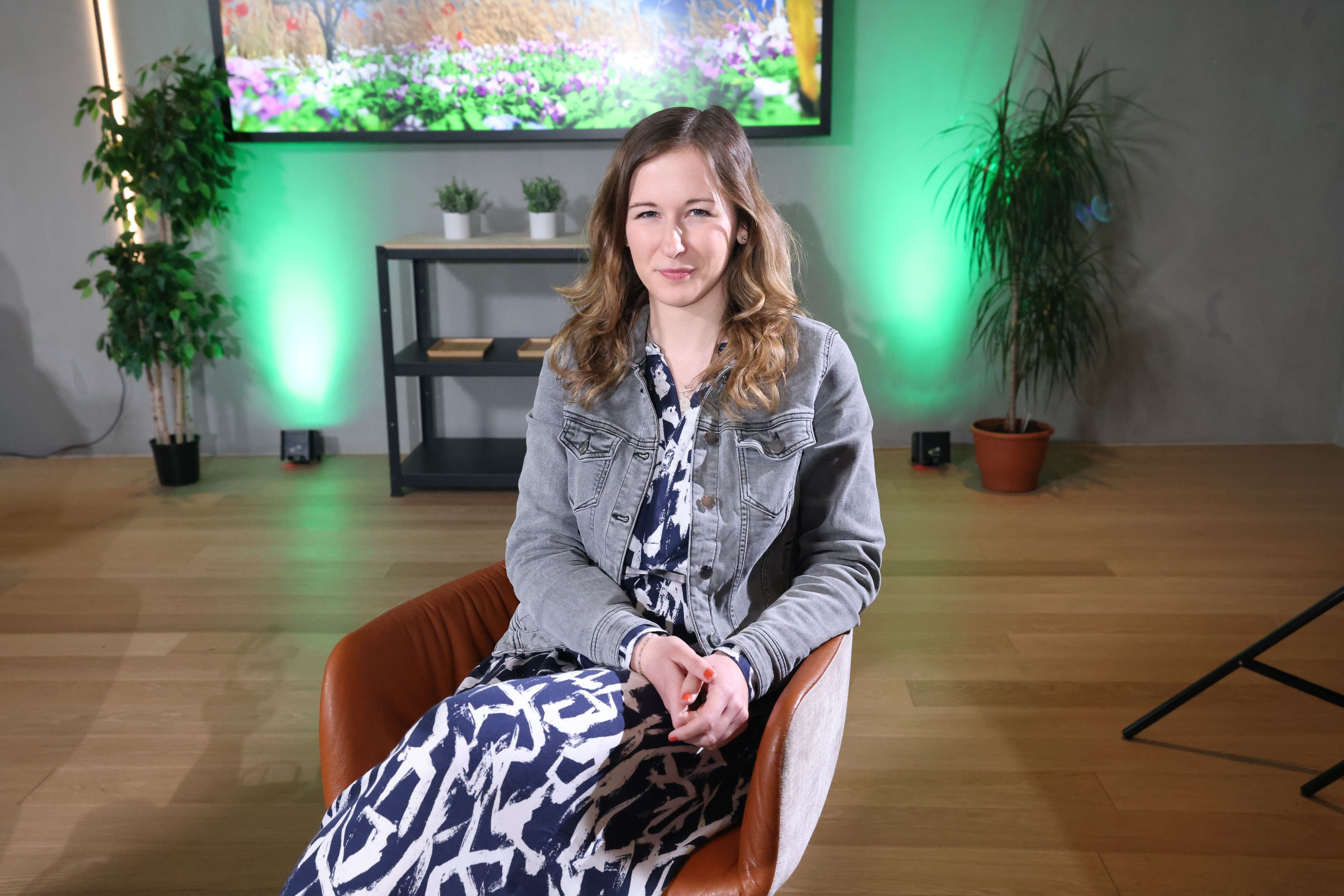 "Weder die Gäste im Hotel noch der Mais am Acker warten auf den Zivi, dass er fertig wird", so Claudia Plakolm.