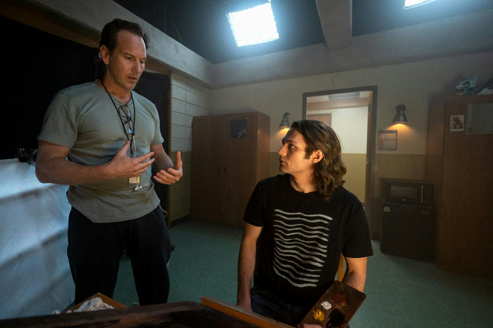 Patrick Wilson und Ty Simpkins am Set von "Insidious: The Red Door"