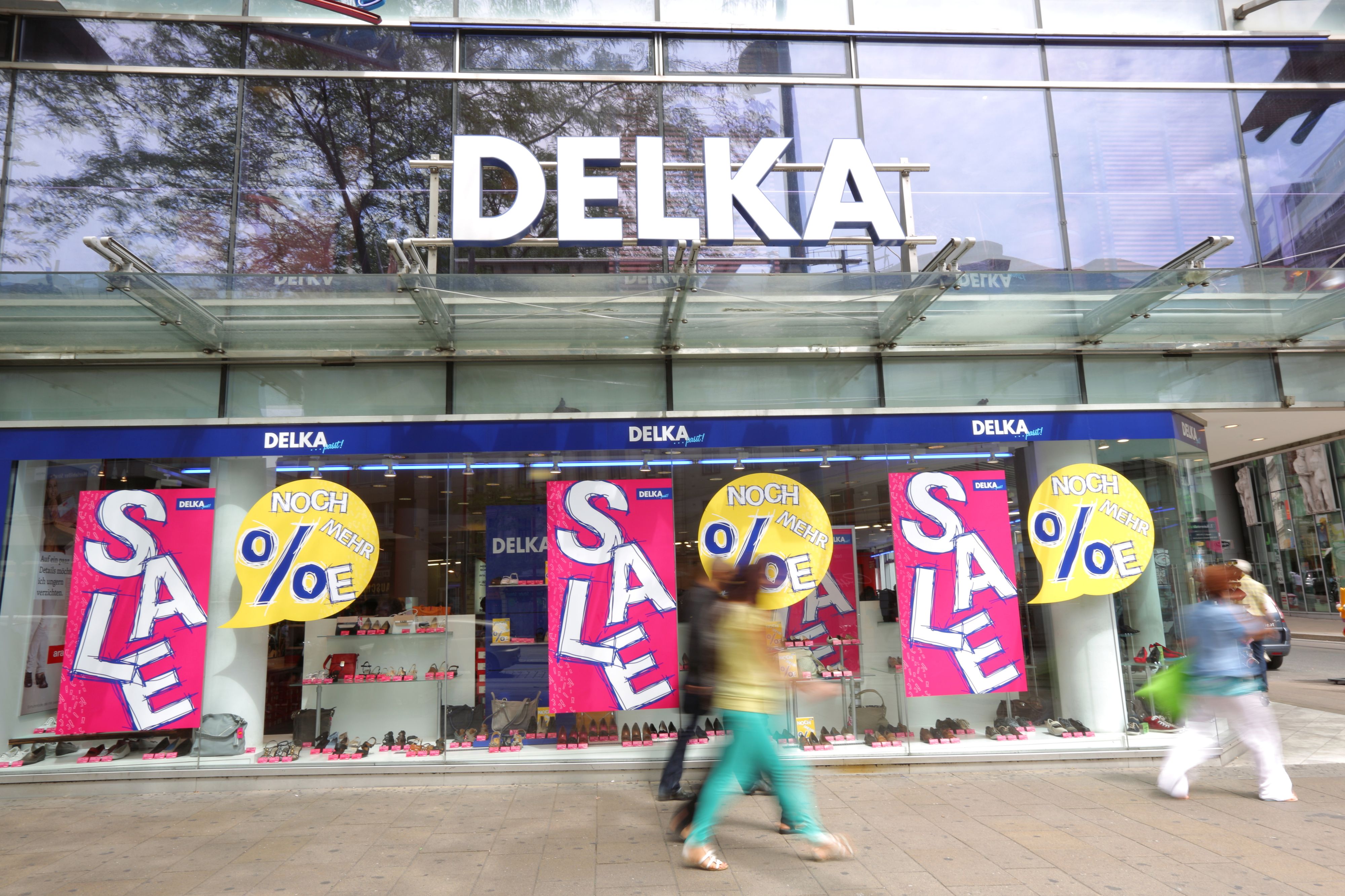 Sämtliche Delka-Filialen in Österreich schließen.
