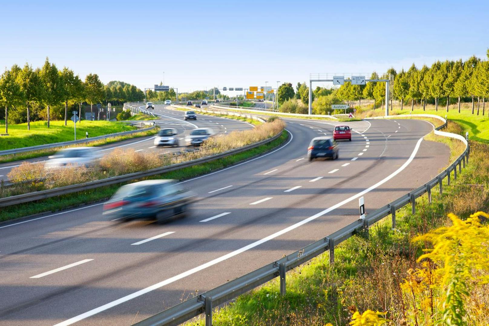 Österreichs Nachbarländer wollen das Tempolimit auf Autobahnen auf 150 km/h erhöhen.