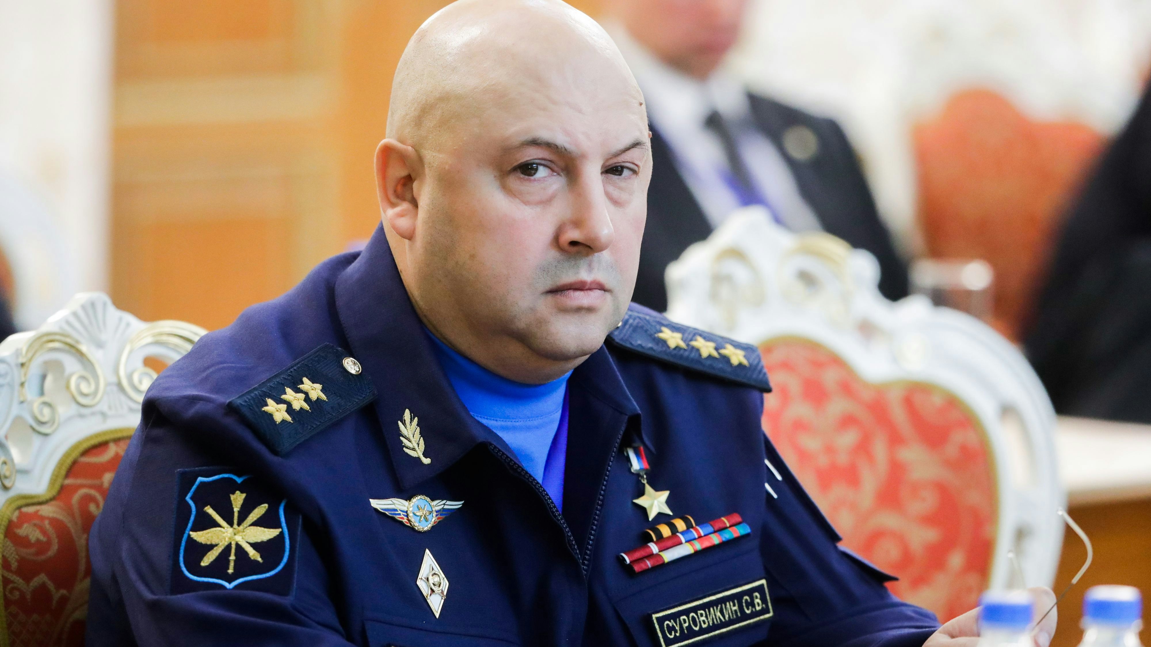 Download von www.picturedesk.com am 29.06.2023 (14:14).  DUSHANBE, TAJIKISTAN  SEPTEMBER 28, 2018: Sergei Surovikin, commander of the Russian Aerospace Forces, at a CIS Heads of State Council meeting at the Somon Palace. Mikhail Metzel/TASS - 20180928_PD1741 - Rechteinfo: Rights Managed (RM)