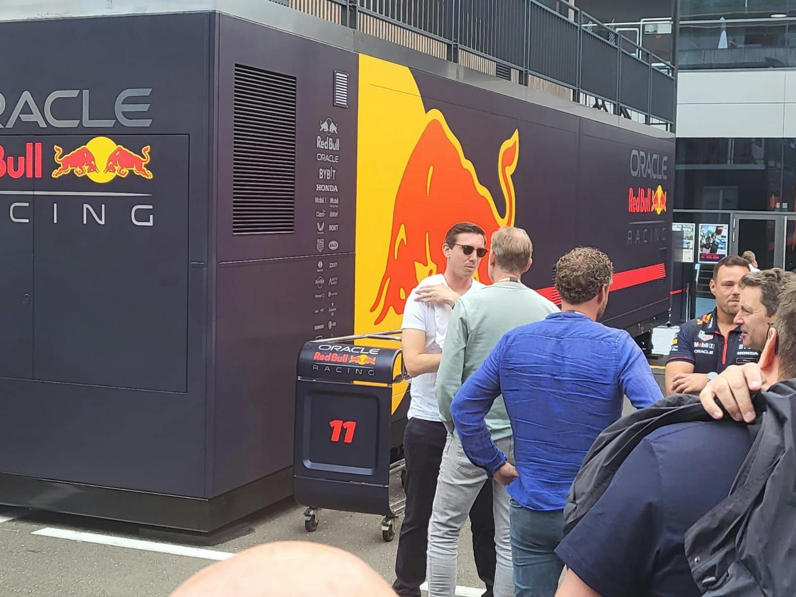 Mark Mateschitz in der Red-Bull-Box