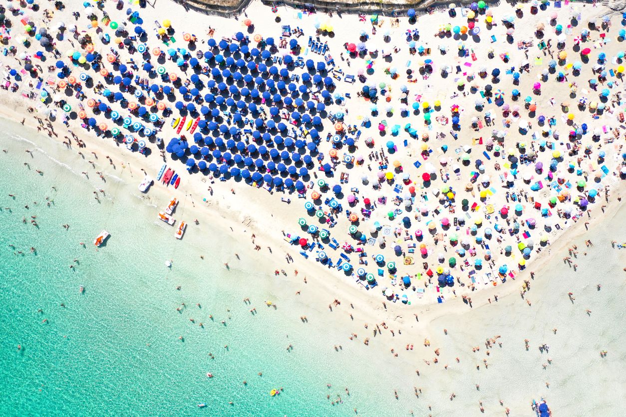 Wer auf Sardinien einen Strand besucht, sollte vorher die Regeln kennen.