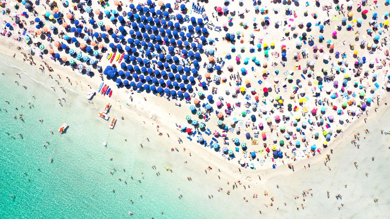 Heute.at - Warum hier Handtücher am Strand verboten sind