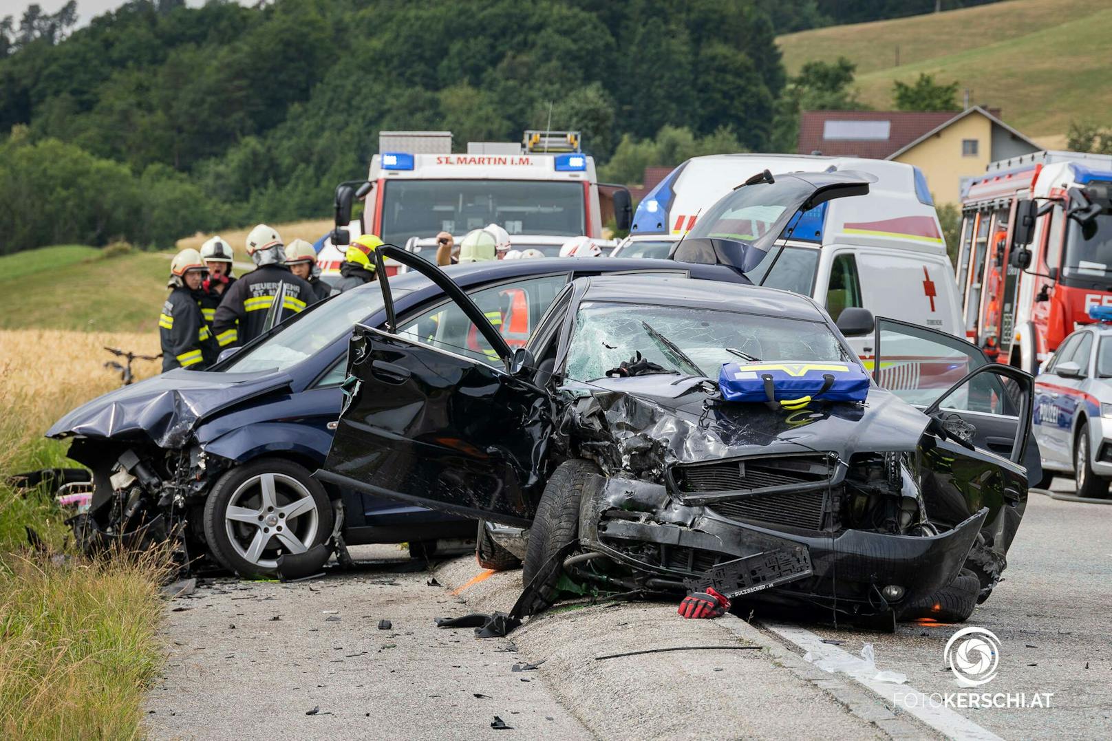 Massen-Crash in OÖ – zwei Tote und sechs Verletzte
