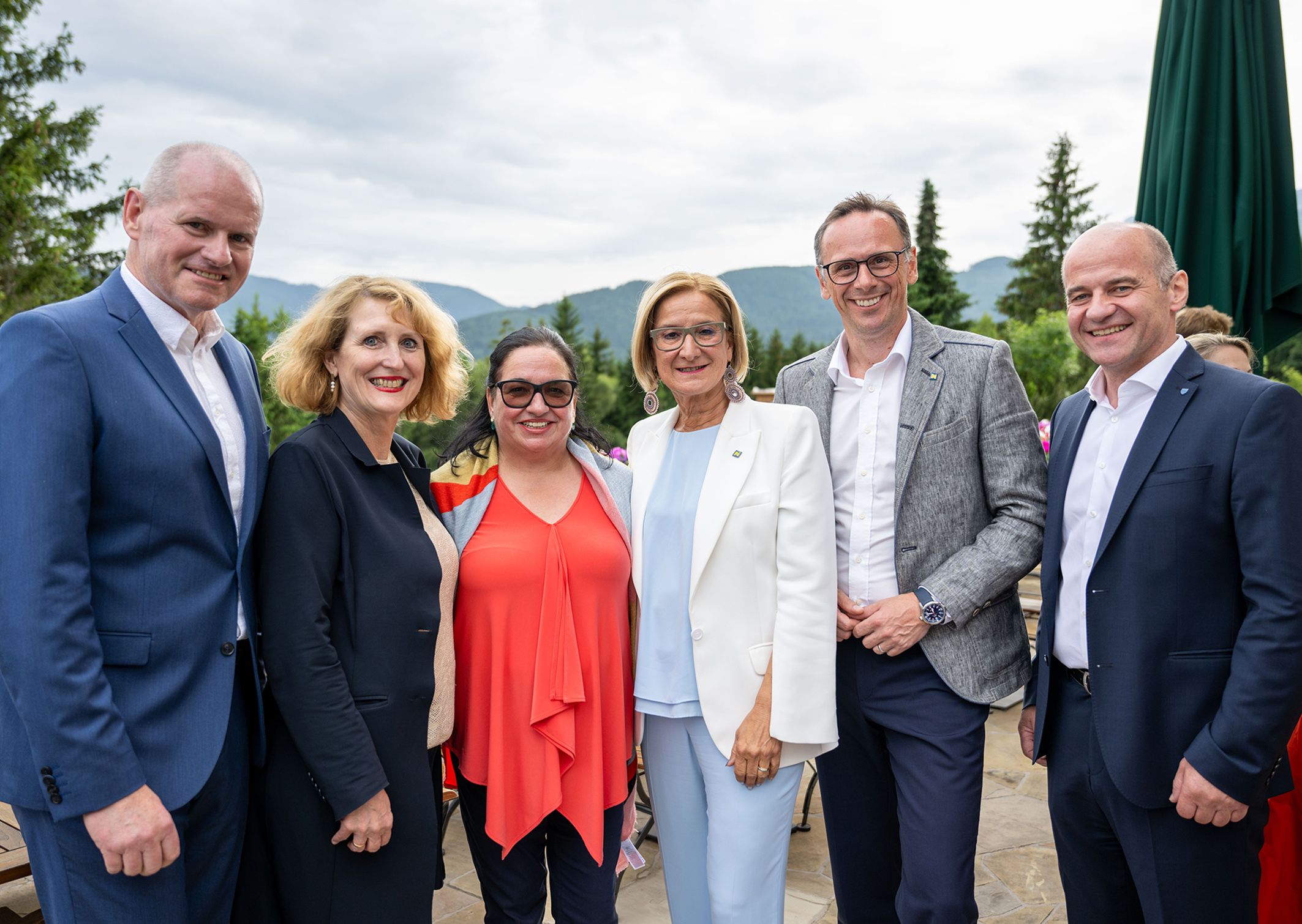 Bürgermeister Reichenau a.d. Rax Johann Döller, Rektorin der Universität für Musik und darstellende Kunst in Wien Urlike Sych, Künstlerische Leiterin Reichenau Maria Happel, Landeshauptfrau Johanna Mikl-Leitner, VP-Klubobmann Jochen Danninger und Hermann Doppelreiter, Bürgermeister Semmering-Kurort.
