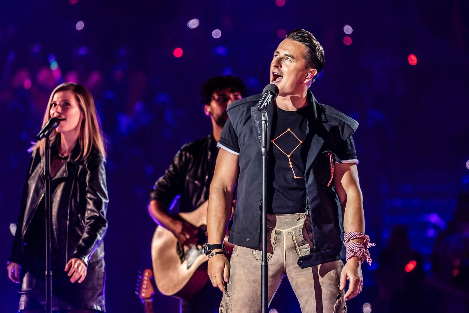 Laut Pressetext geht es in "Superstar" um eine ganz besondere Himmelskonstellation, die <strong>Andreas Gabalier</strong> schon sein ganzes Leben inspiriert und begleitet: Das Sternbild Pegasus, "mein fliegender Drache".