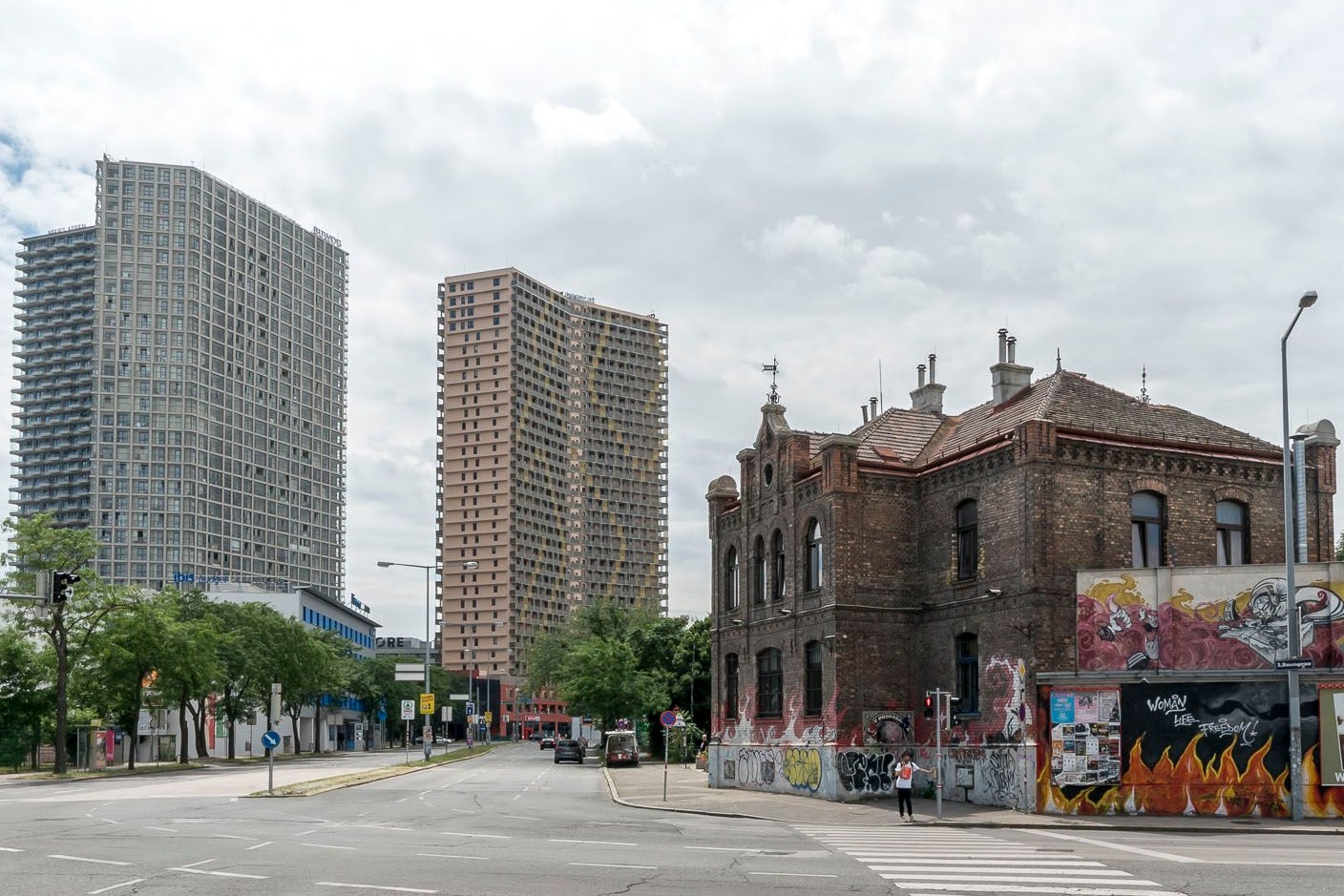 konzert- und veranstaltungslocation arena neben den hochhäusern the marks vienna, in denen sich mieter über angebliche lärmbelästigung beschweren, 20230702 foto: helmut graf/tageszeitung heute