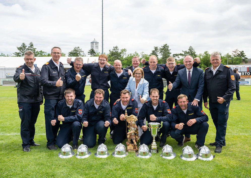 Die 71. Landesfeuerwehrleistungsbewerbe fanden an diesem Wochenende in Leobersdorf im Bezirk Baden statt. Die FF Trattenbach kürte sich zur schnellsten Gruppe.