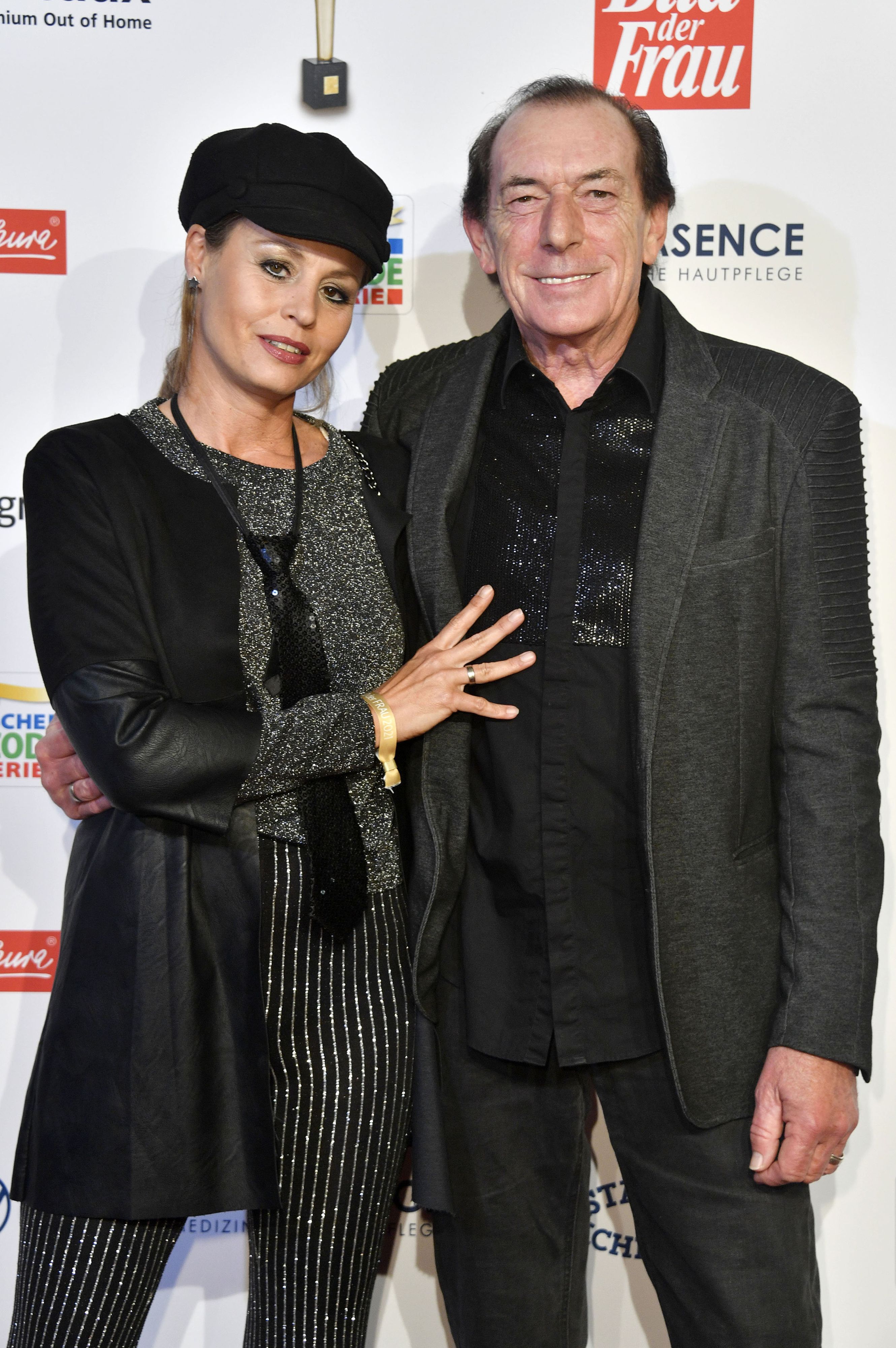 <strong>Stefan Zauner</strong> mit Ehefrau <strong>Petra Manuela</strong> bei der 14. Verleihung der Goldenen Bild der Frau 2021 im Stage Theater Neue Flora in Hamburg.