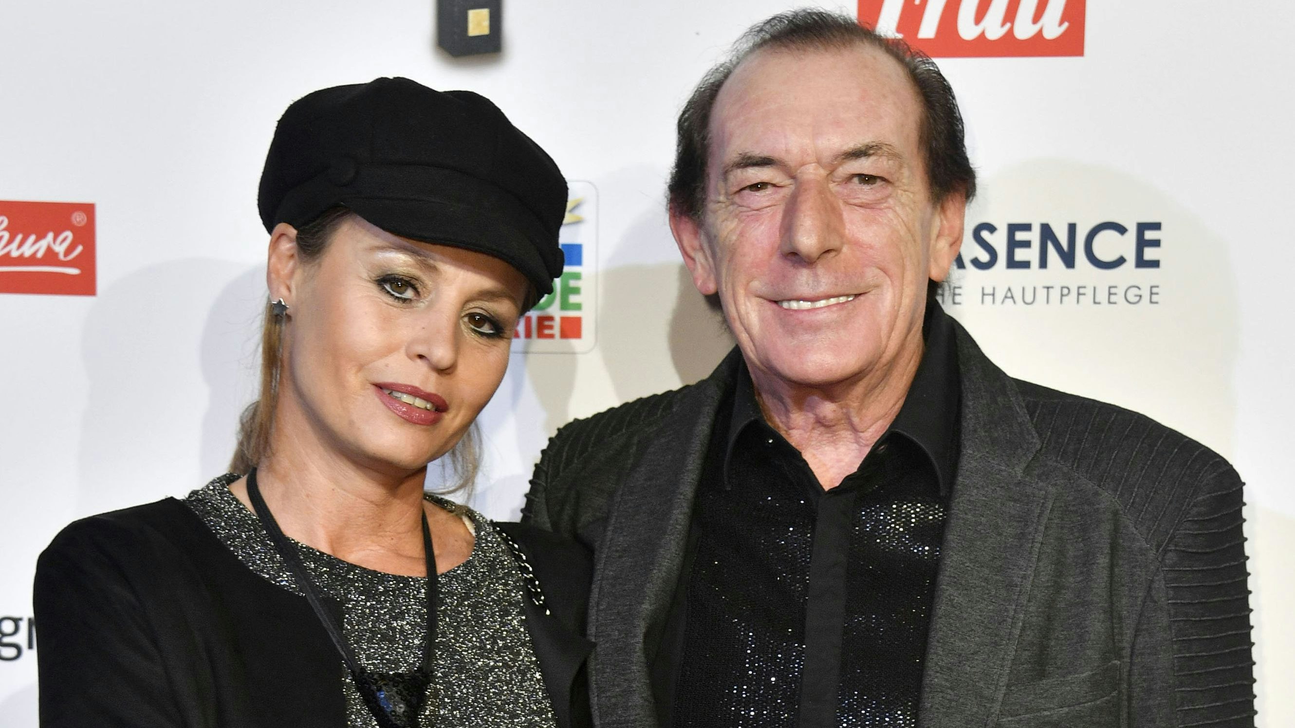 Download von www.picturedesk.com am 02.07.2023 (14:43).  ACT action_36595138 -- Stefan Zauner mit Ehefrau Petra Manuela bei der 14. Verleihung der Goldenen Bild der Frau 2021 im Stage Theater Neue Flora. Hamburg, 20.10.2021 - 20211020_PD15651 - Rechteinfo: Rights Managed (RM)