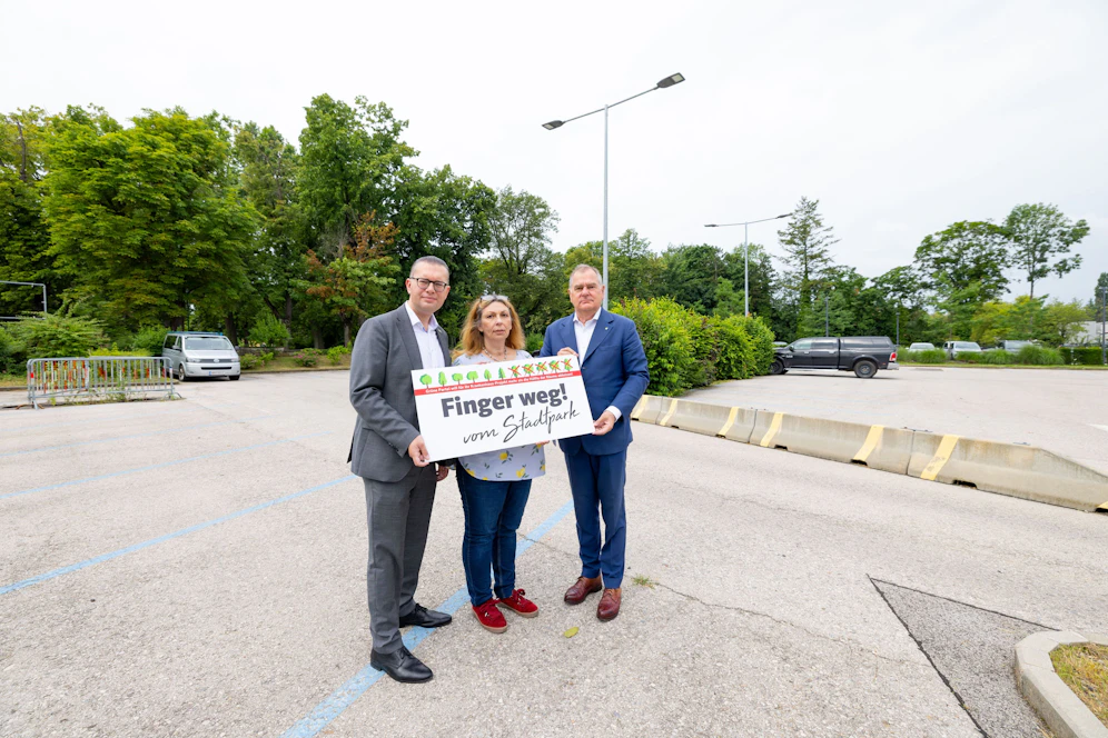 Klubobmann Matthias Zauner, Gemeinderätin Gerlinde Buchinger und Stadtrat Franz Dinhobl