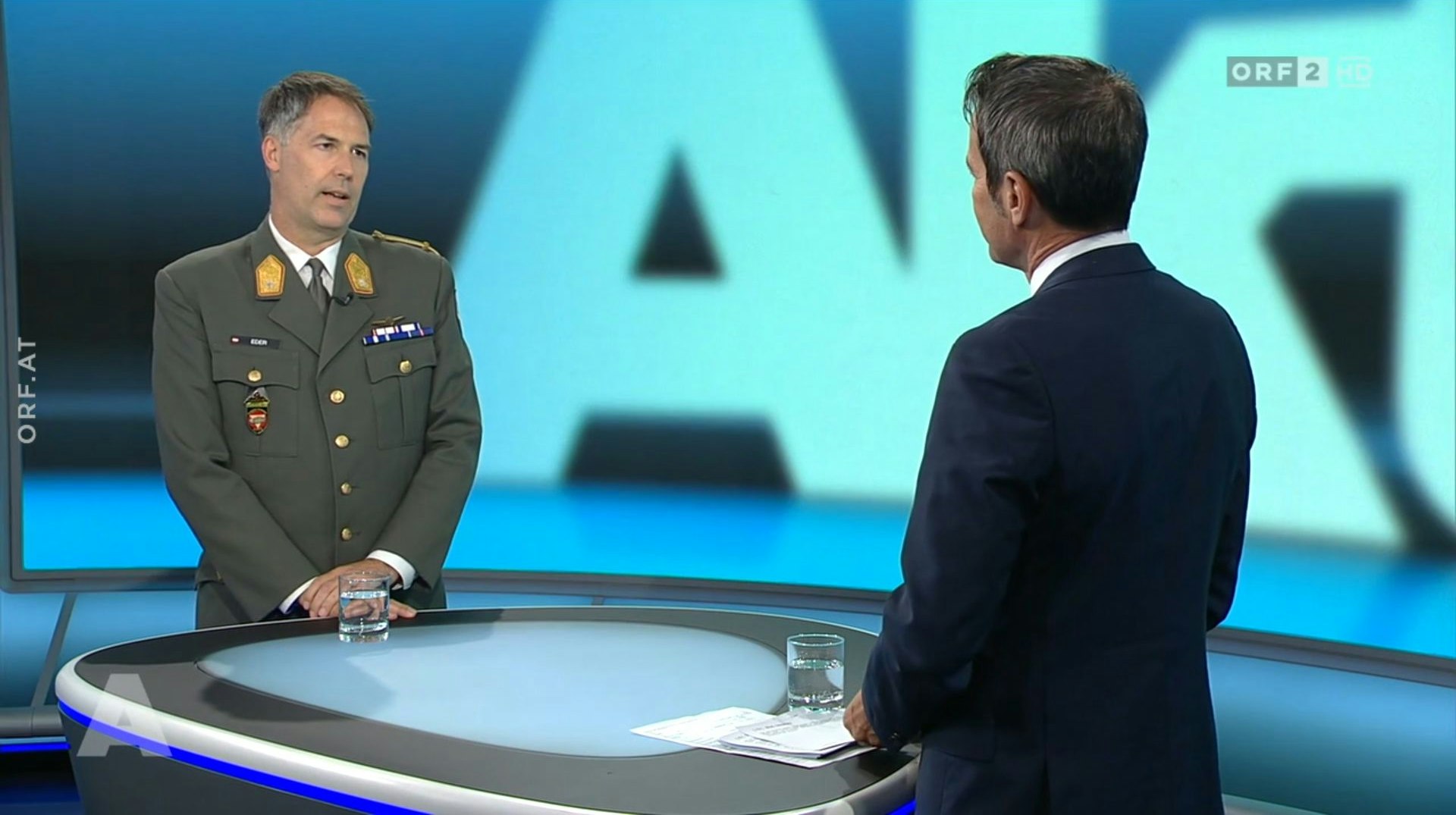 Bundesheer-Brigadier und Miltärstratege Philipp Eder erklärt im ORF die "Sky Shield" Initative.