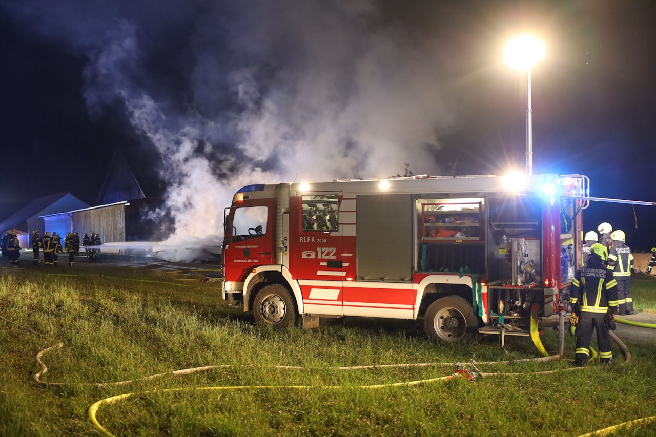Heute.at - Großeinsatz in OÖ! Stadel geht plötzlich in Flammen auf