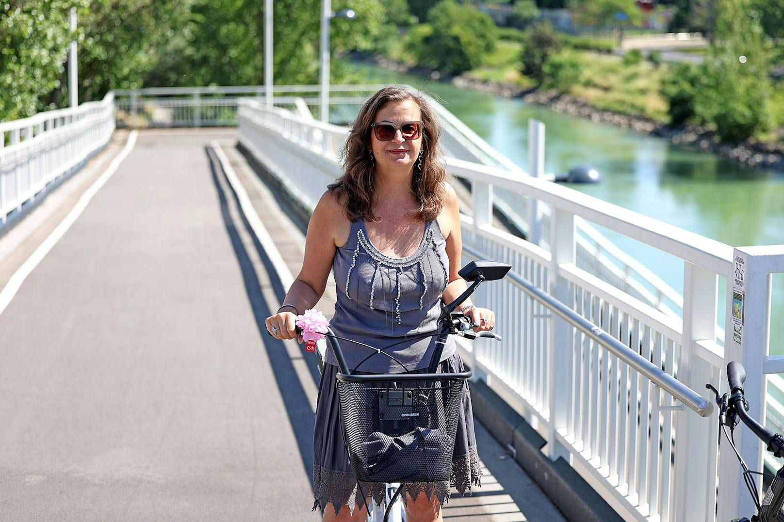 Neue Radwegverbindung über Gunoldstraße/Lorenz-Müller-Gasse/Heiligenstädterbrücke - Eröffnung mit Stadträtin Ulli Sima (SPÖ)