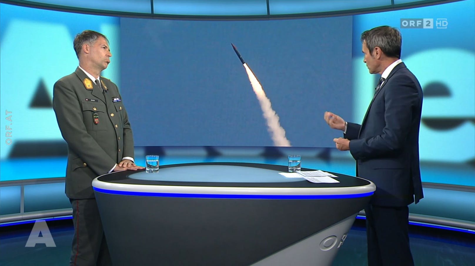 Bundesheer-Brigadier und Miltärstratege Philipp Eder erklärt im ORF die "Sky Shield" Initative.