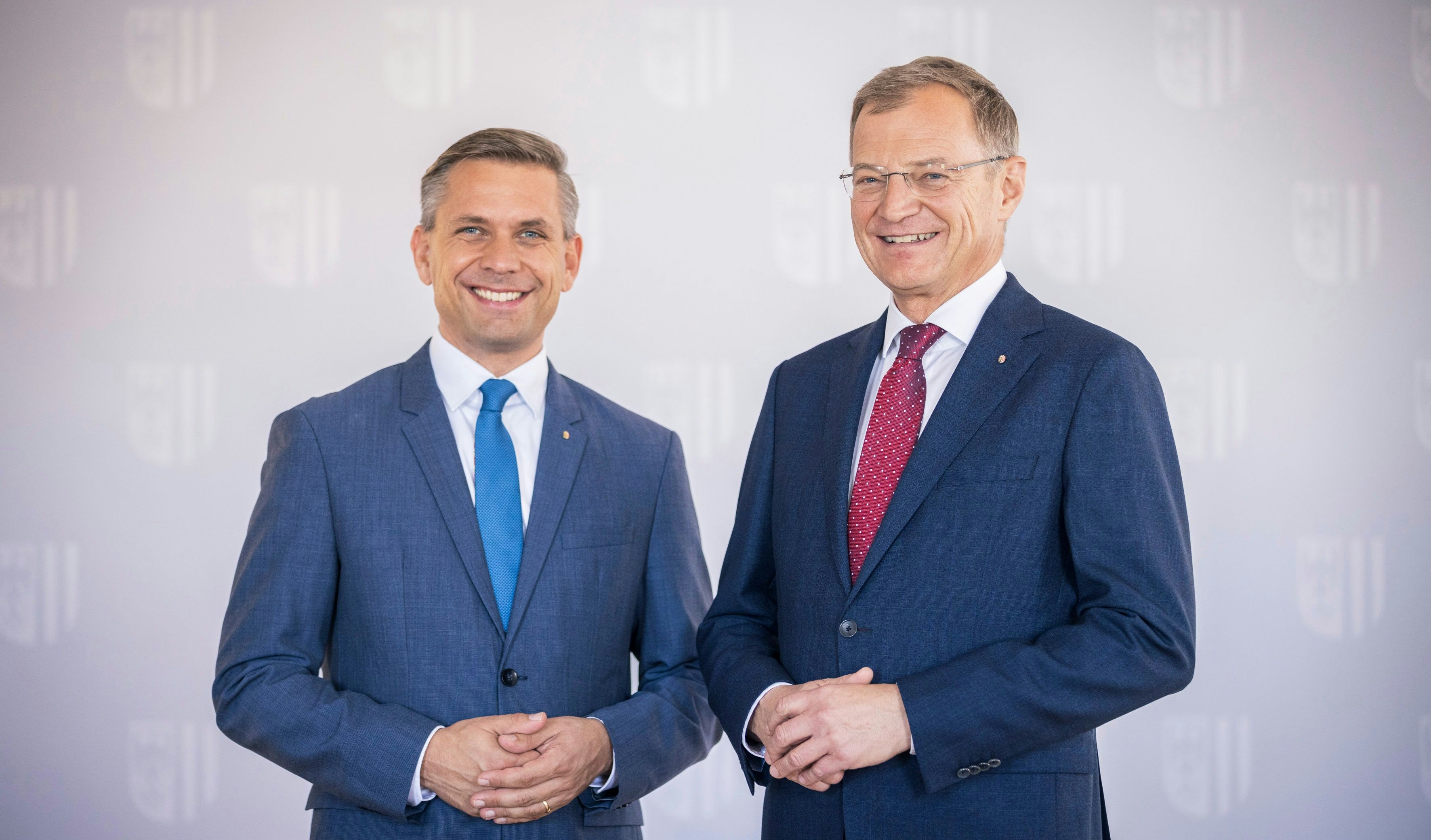 LR Wolfgang Hattmannsdorfer und LH Thomas Stelzer (beide ÖVP)