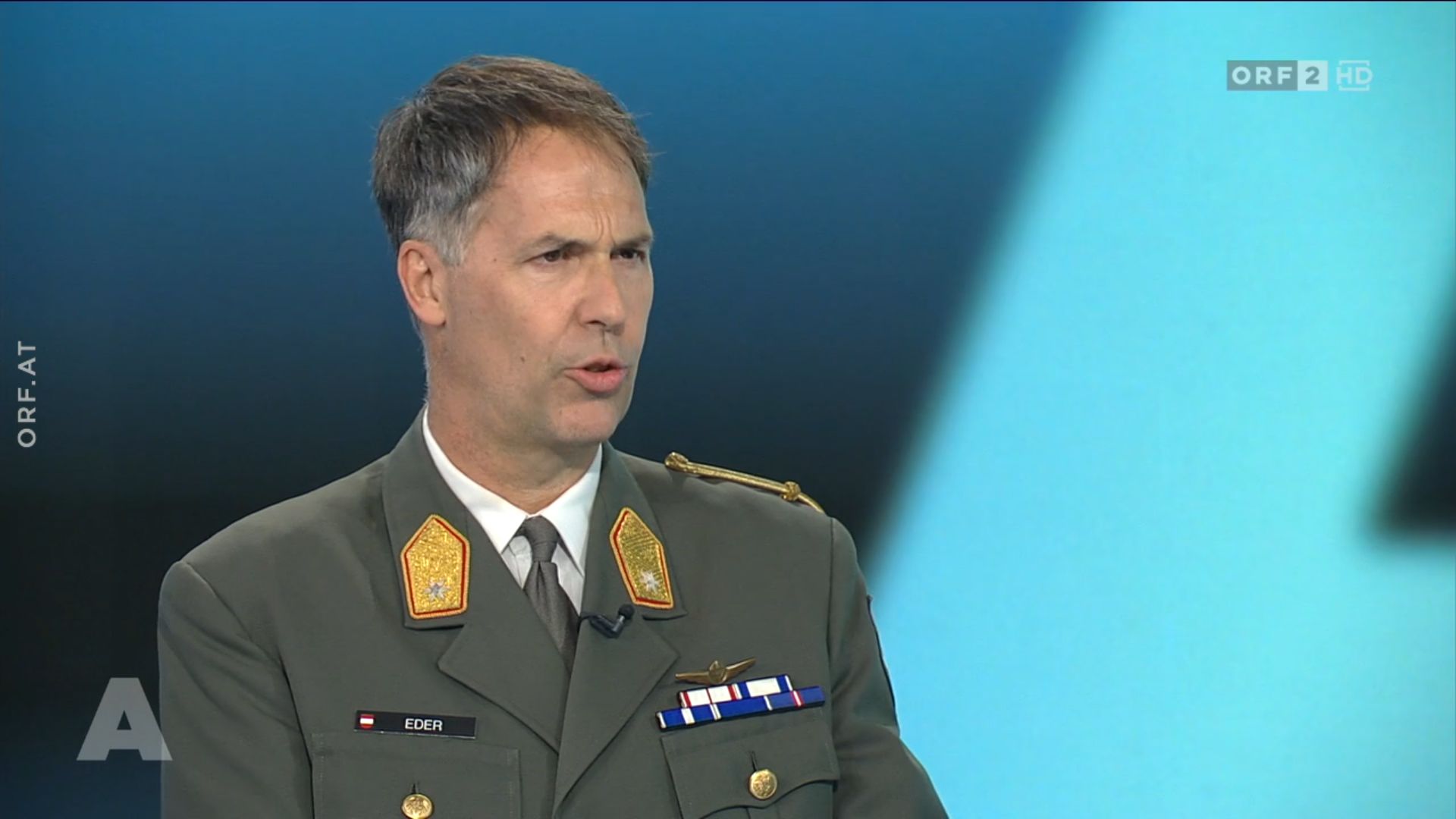 Bundesheer-Brigadier und Miltärstratege Philipp Eder erklärt im ORF die 