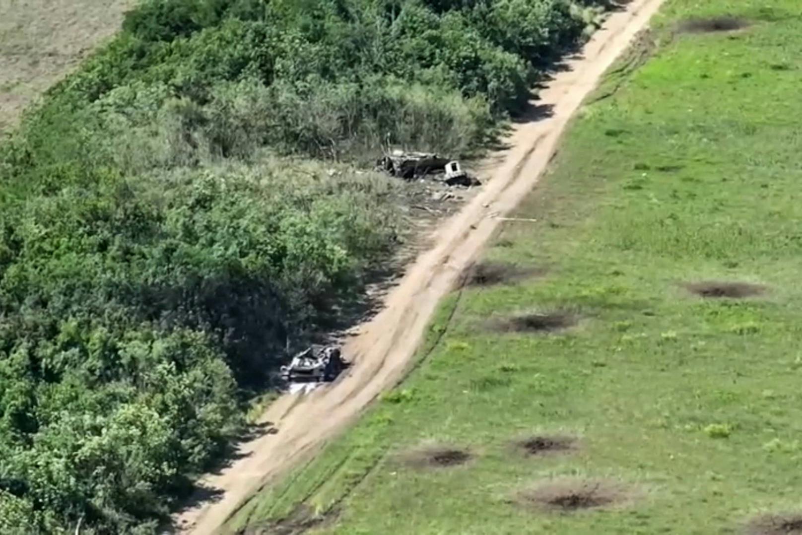 Videoaufnahmen einer russischen Heli-Crew zeigen die schweren Verluste westlicher Panzer bei einer ukrainischen Gegenoffensive bei Saporischschja. (10. Juni 2023)