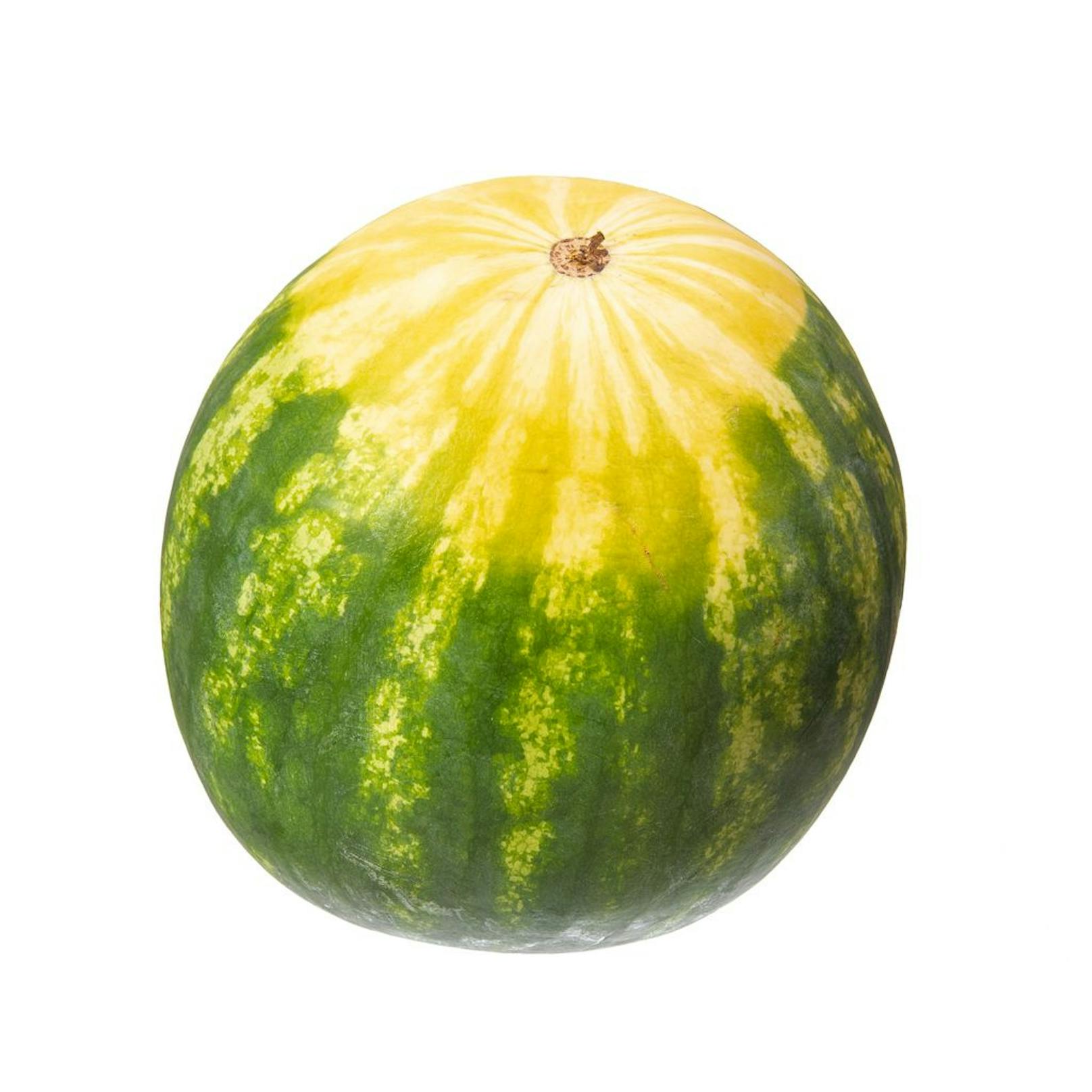 3. Auf den Feldfleck achten: Die Unterseite der Wassermelone sollte einen gelben Fleck haben. An dieser Stellelag die Frucht auf dem Boden und ist in der Sonne gereift.