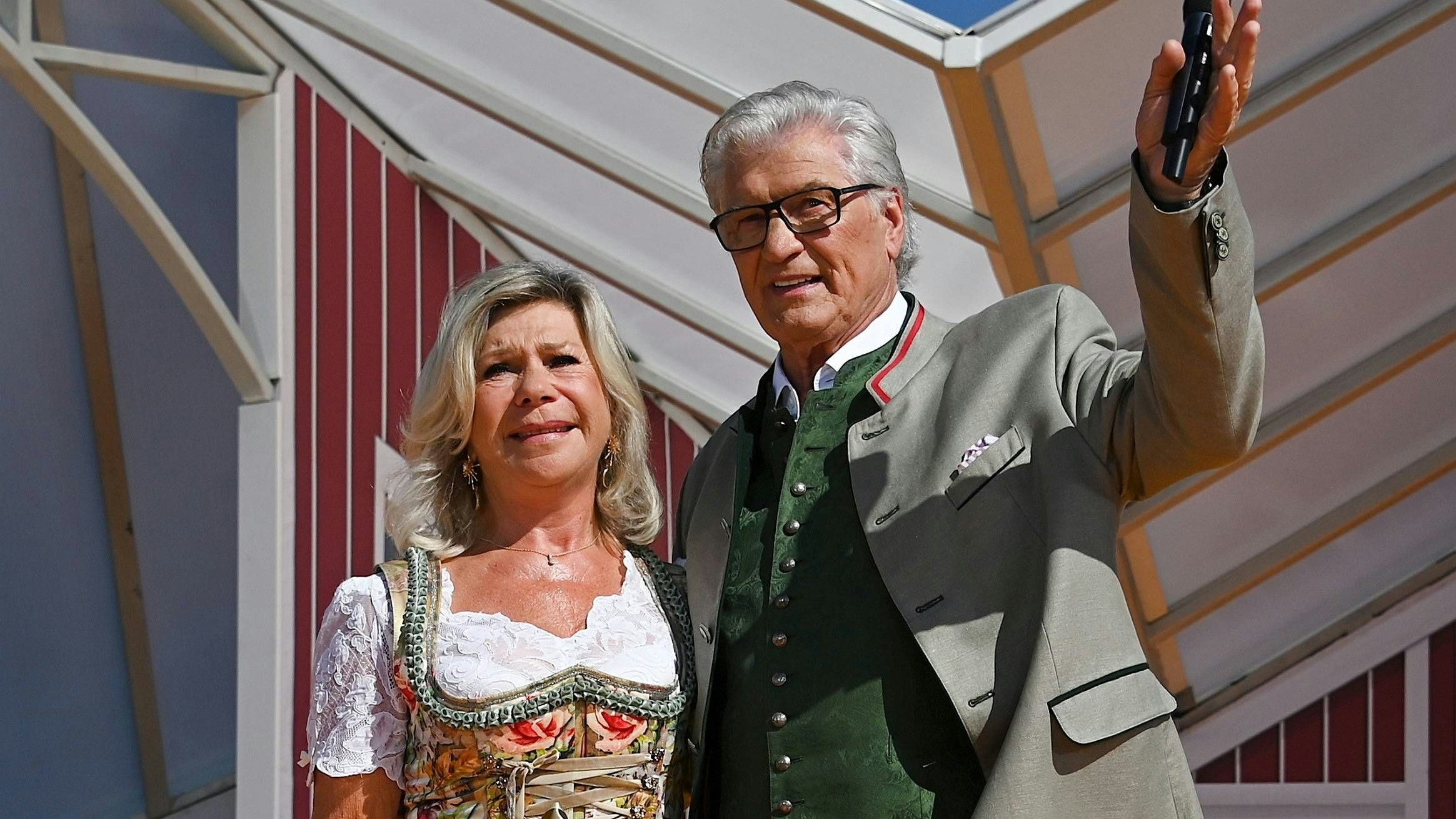 Download von www.picturedesk.com am 04.07.2023 (09:39).  Marianne und Michael bei der ARD-Fernsehshow "Immer wieder sonntags" in der Wasserwelt Rulantica im Europa-Park in Rust bei Freiburg, Deutschland, 4. September 2022 . - 20220904_PD20577 - Rechteinfo: Rights Managed (RM) Fotografische Urheberrechte sind garantiert. Der Kunde selbst hat insbesondere die Persönlichkeitsrechte der abgebildeten Personen in eigener Verantwortung zu beachten (AGBs Punkt 5). Nur für redaktionelle Nutzung!