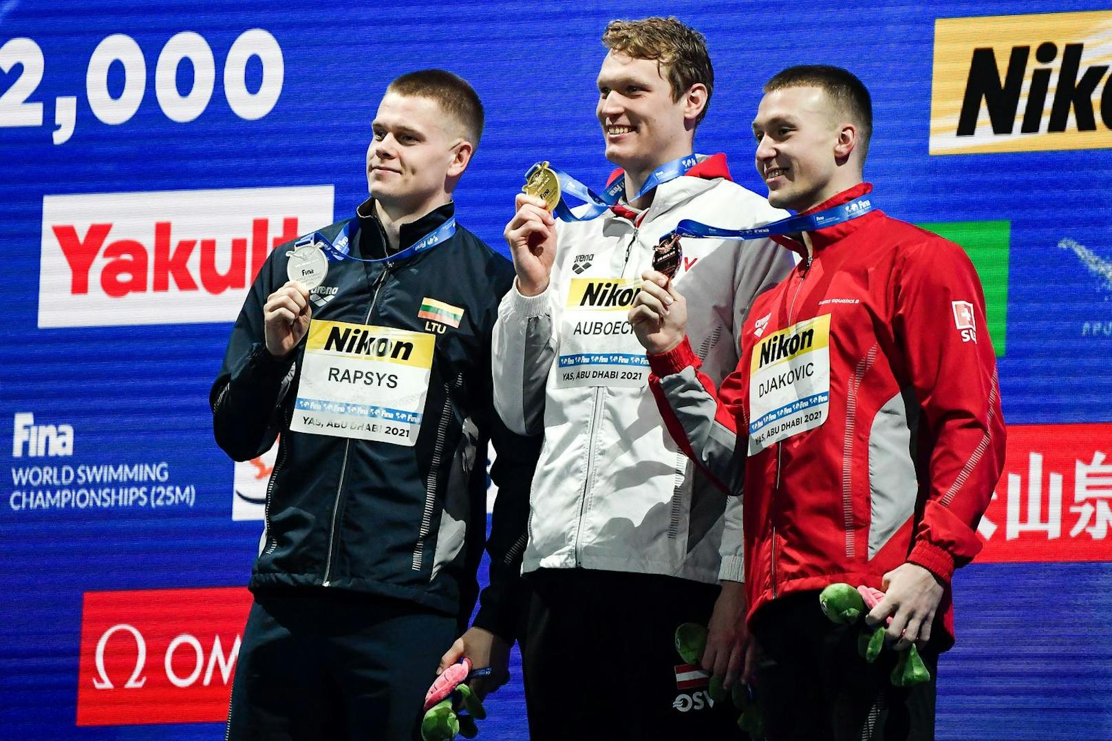 Sieger Auböck zwischen dem silbernen Danas Rapsys (LTU) und dem bronzenen Antonio Djakovic (SUI).