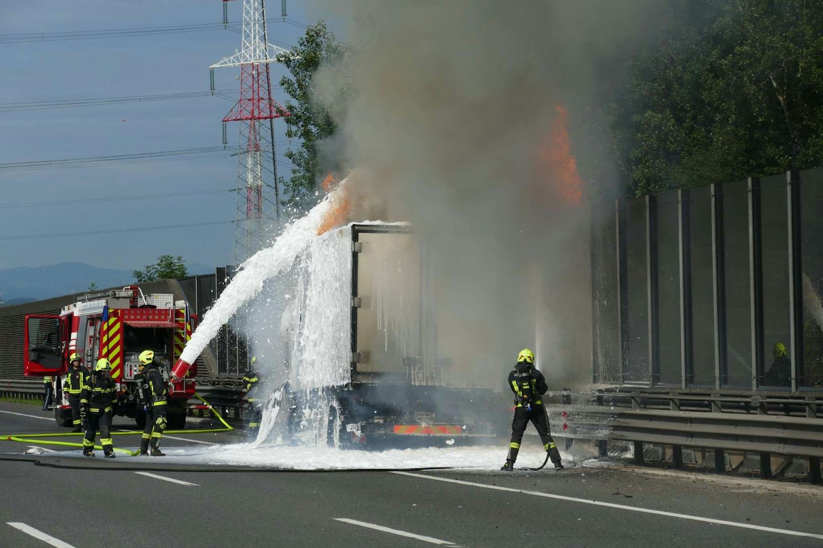 Die Feuerwehr löschte den Brand.