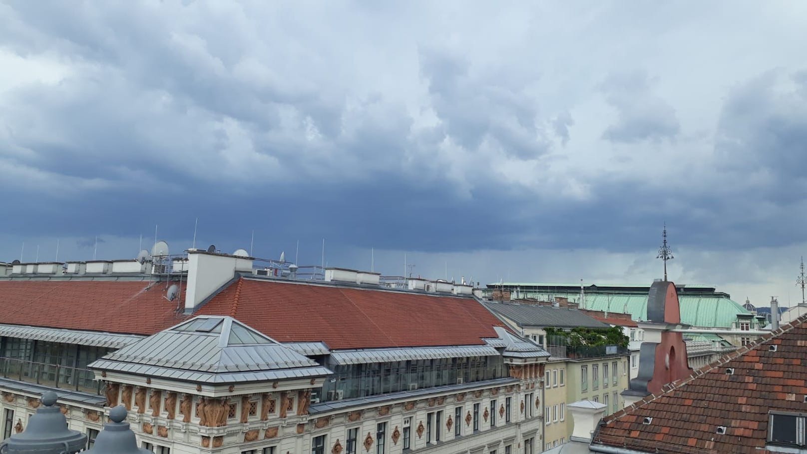 In Wien und im Wiener Umland ziehen bereits dunkle Wolken auf.