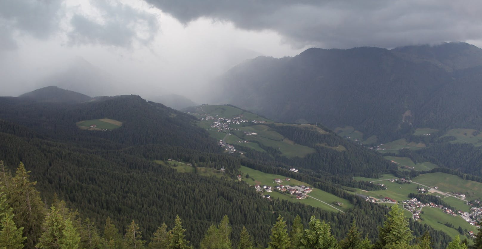 Schwerste Gewitter suchen am Mittwochnachmittag den Bezirk Kufstein heim.
