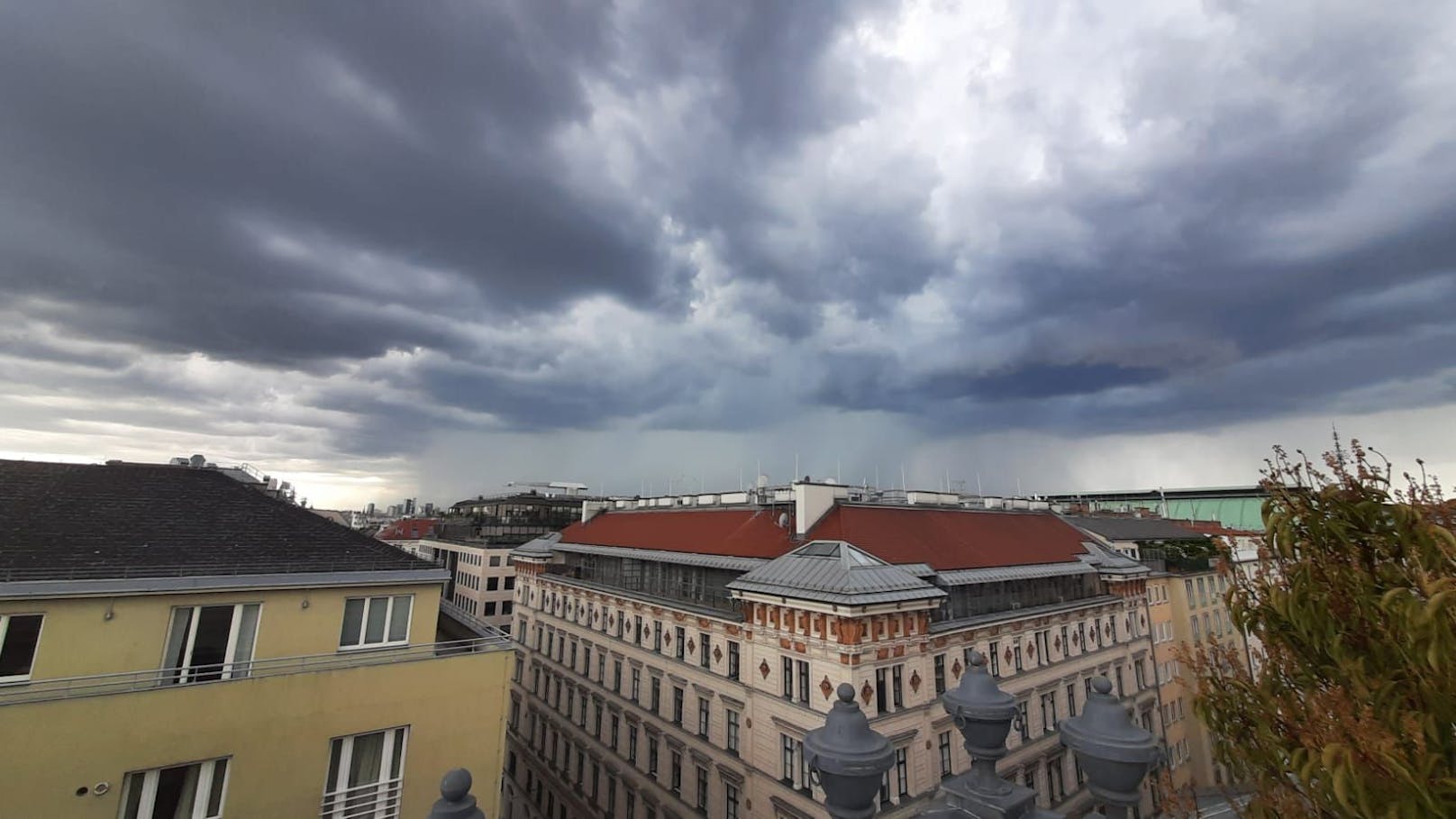 In Wien und im Wiener Umland ziehen bereits dunkle Wolken auf.