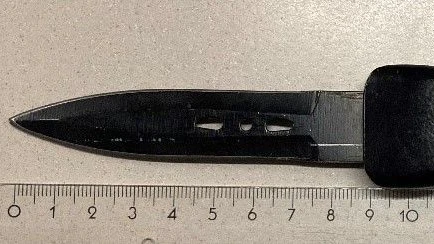 Dieses Messer konnten die Beamten sicherstellen. 