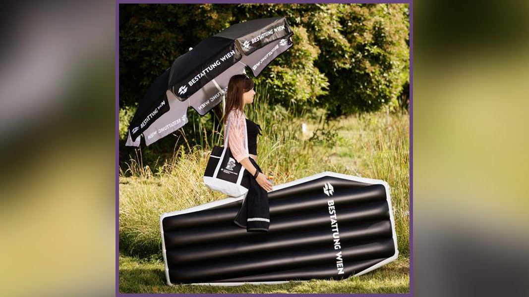 Tiefschwarze Sommerkollektion der Bestattung Wien.