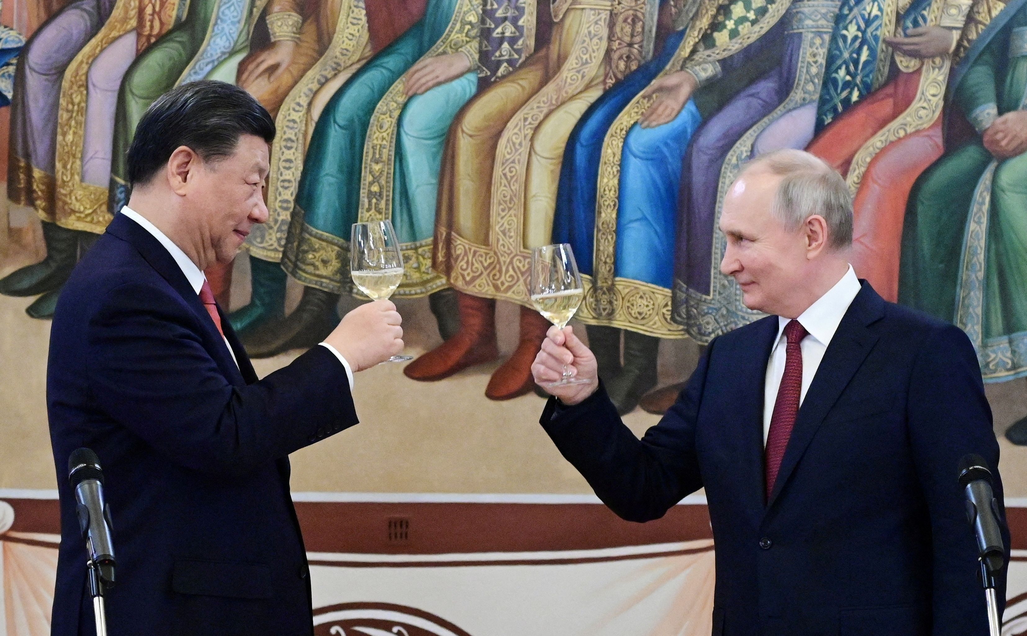 In einem Gespräch mit Chinas Staatschef Xi Jinping soll Putin im März 2023 verraten haben, wie lange er den Krieg in der Ukraine noch führen möchte.