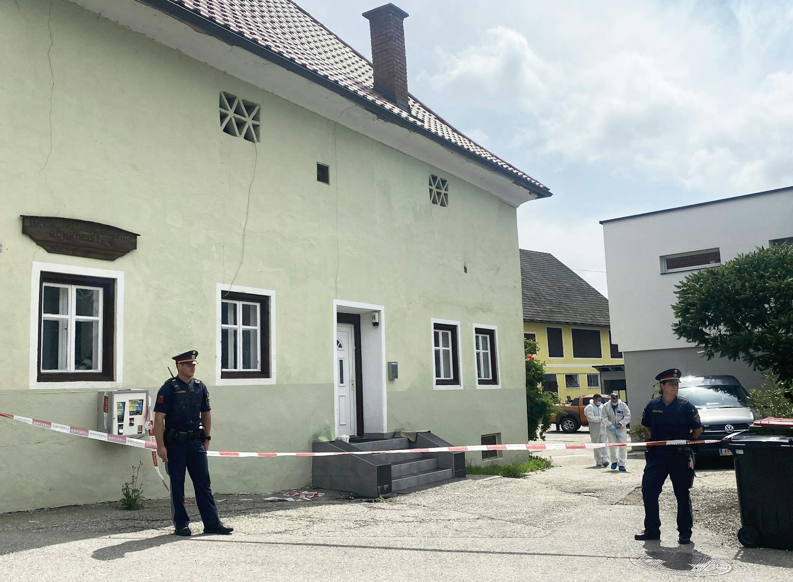 Mordalarm in Kärnten: Wie die Polizei in einer Aussendung berichtet, kam es in der Nacht auf Freitag zu einem Tötungsdelikt in einem Wohnhaus in Eberndorf (Bezirk Völkermarkt).